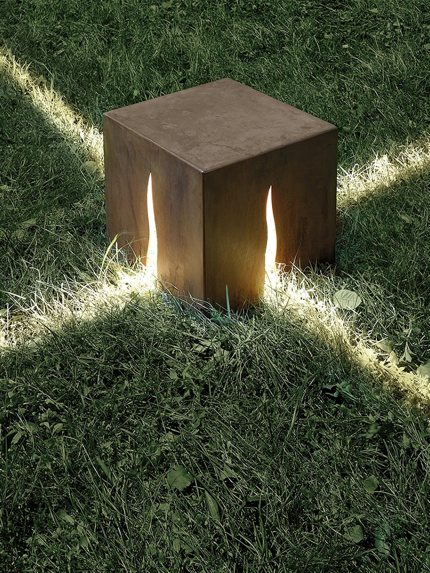 Ugo Outdoor Light Crack Cube-Neutral Decor