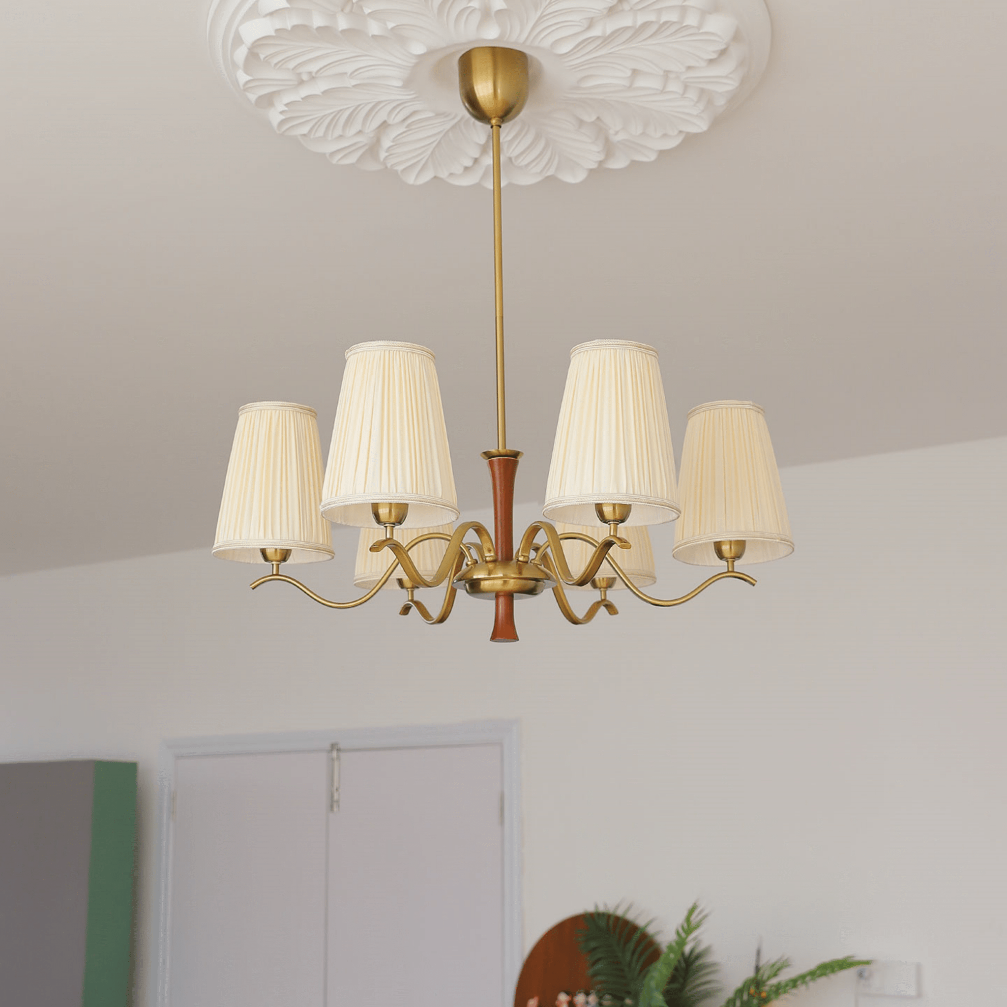 Vivienne Chandelier