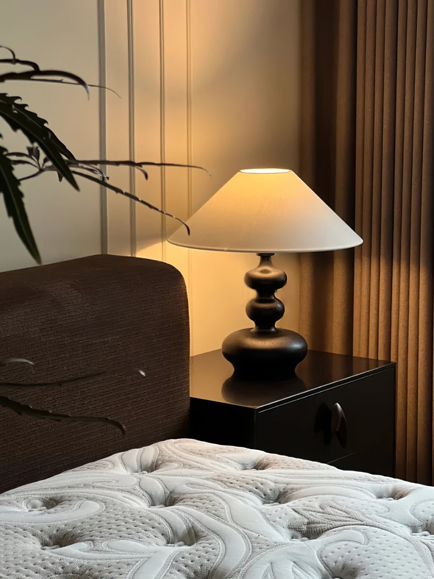 Vominex Wood Fabric Vintage Table Lamp-Neutral Decor