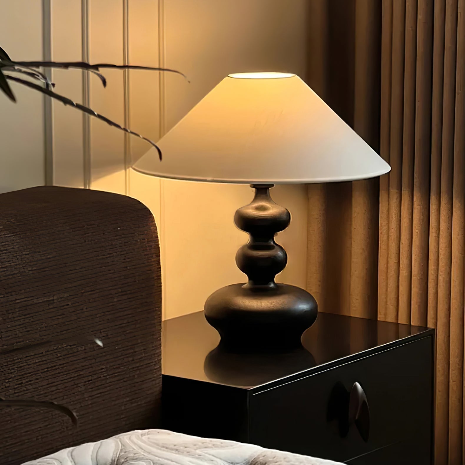 Vominex Wood Fabric Vintage Table Lamp-Neutral Decor