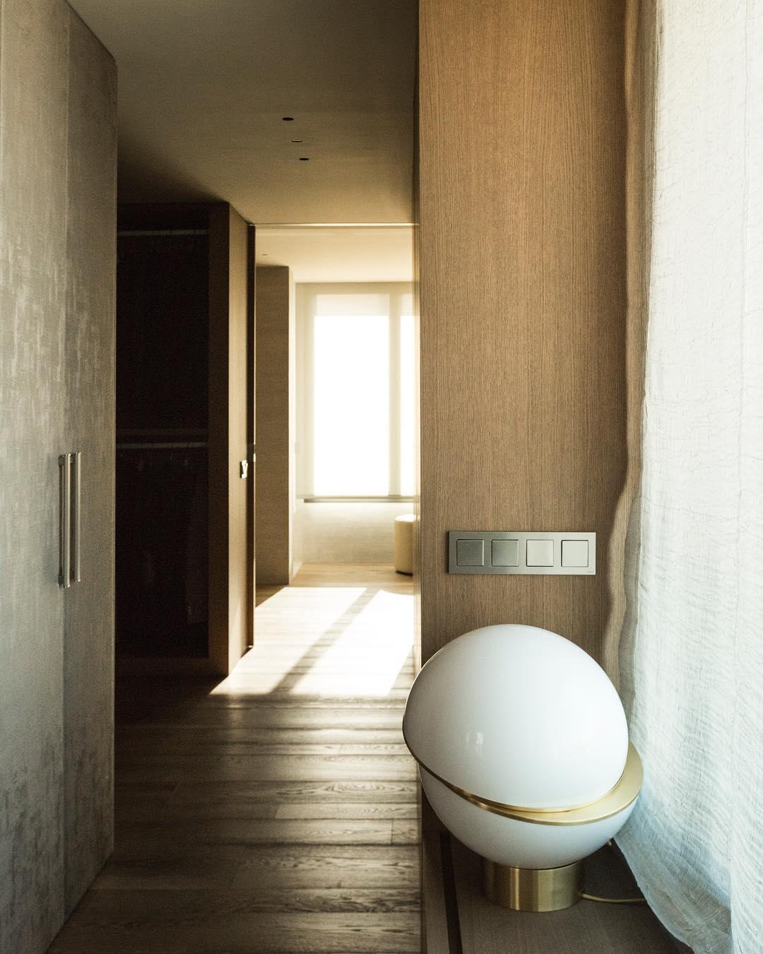 Solaria Futuristic Table Lamp-Neutral Decor