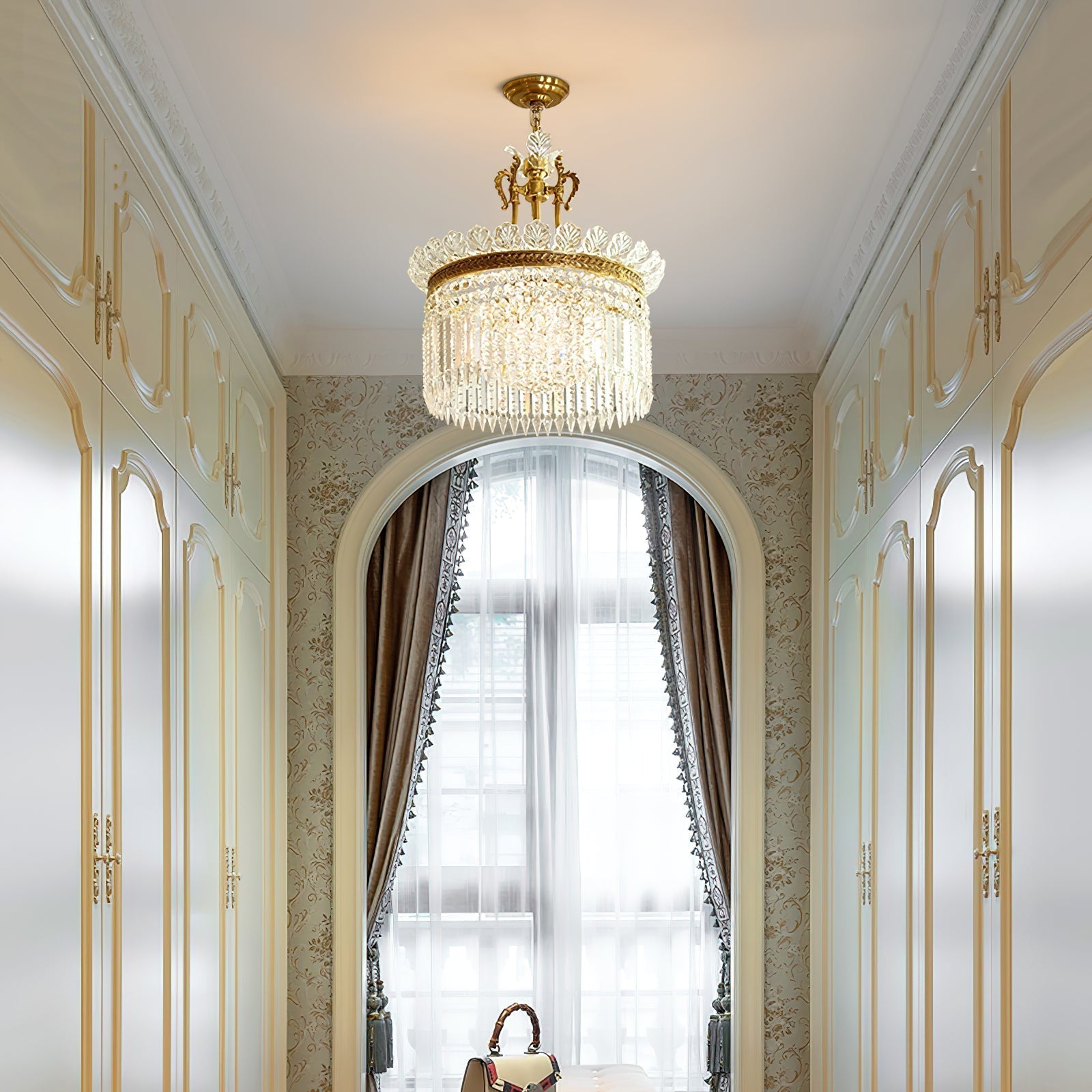Xelra Chandelier Brass & Crystal - Neutralighting