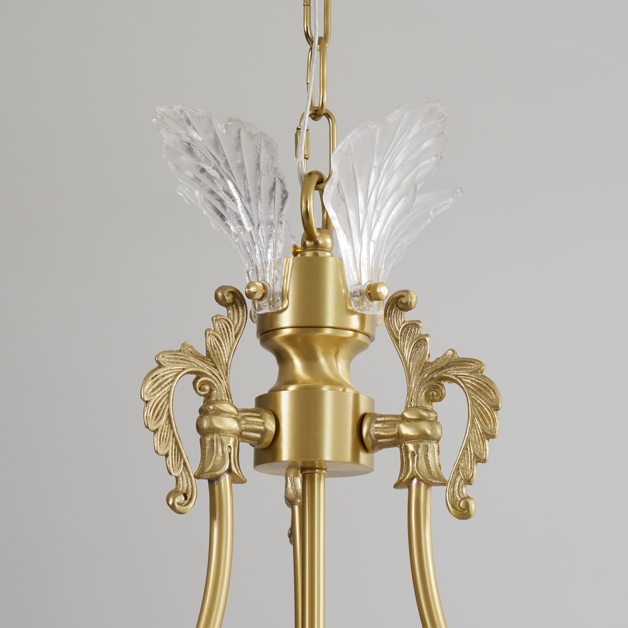 Xelra Chandelier Brass & Crystal - Neutralighting
