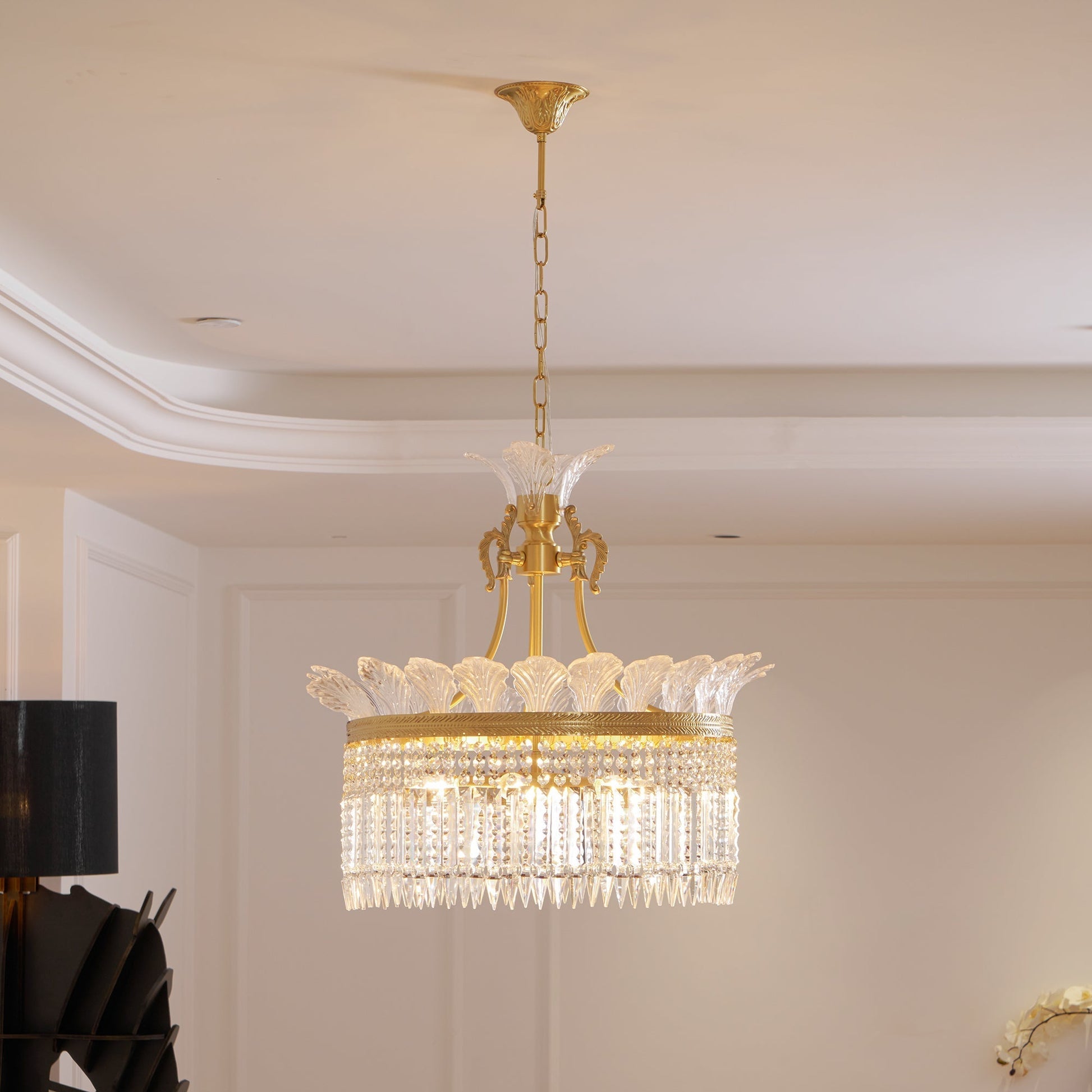 Xelra Chandelier Brass & Crystal - Neutralighting