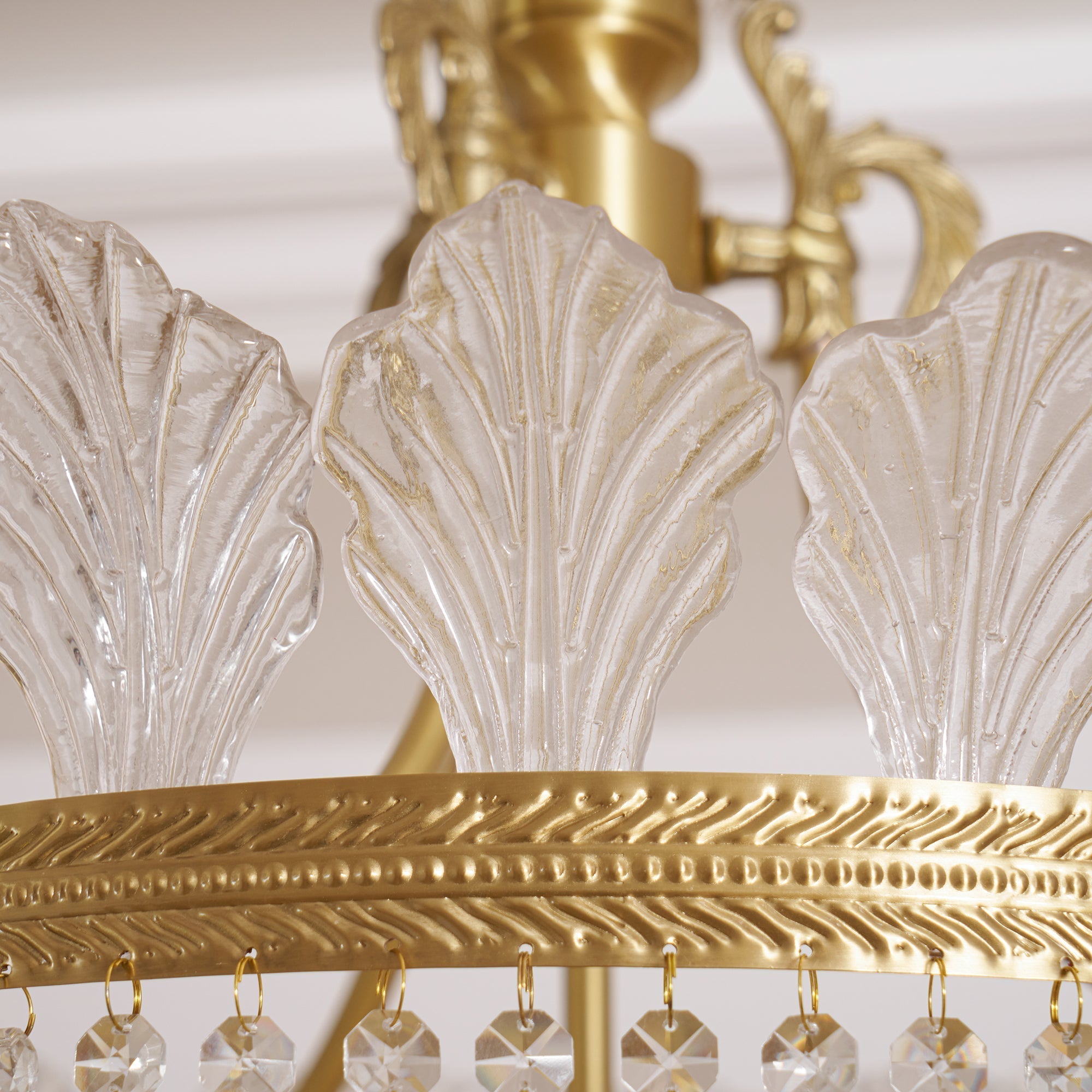 Xelra Chandelier Brass & Crystal - Neutralighting
