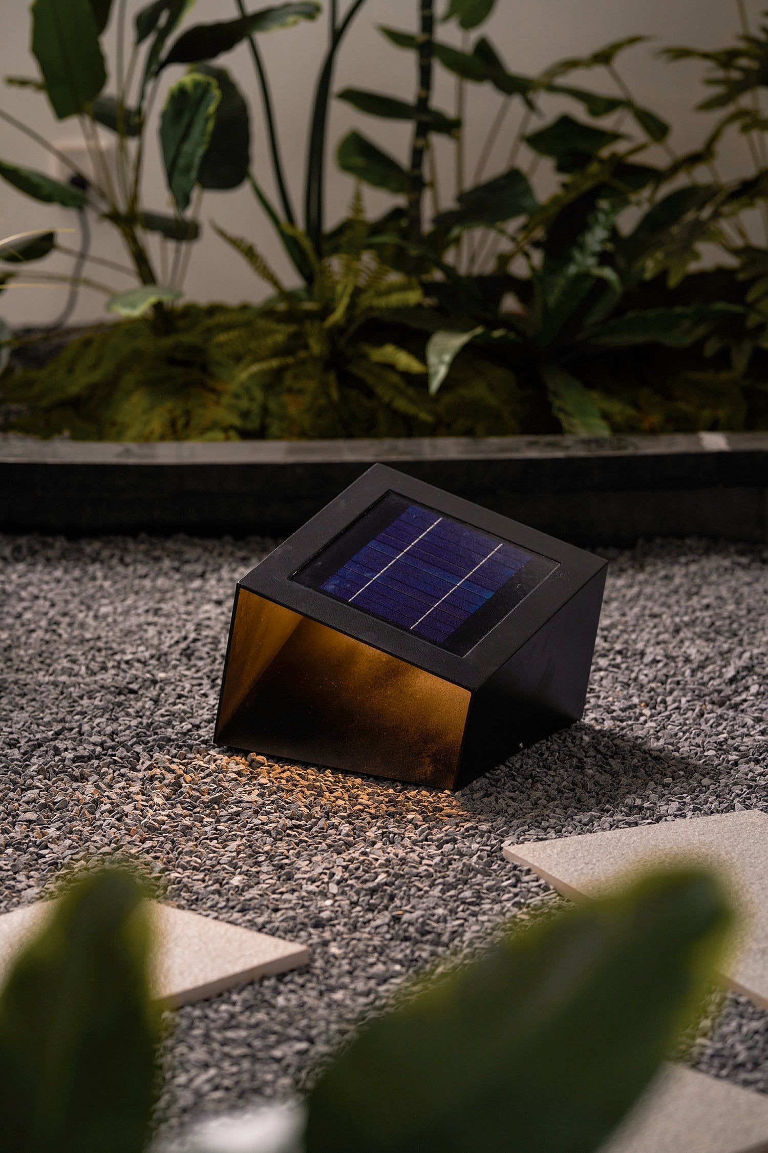 Voren Garden Solar Outdoor Light