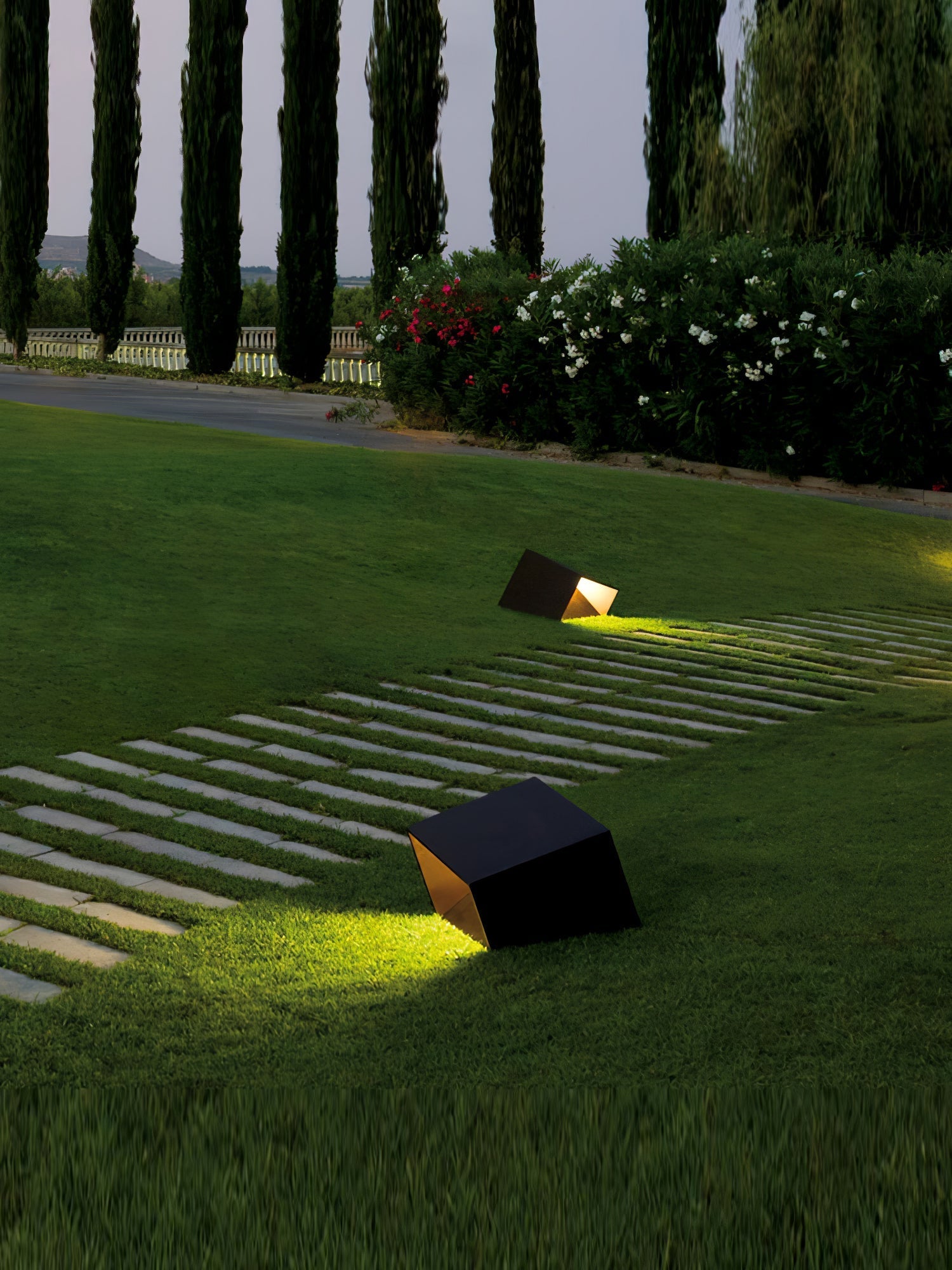 Evsore Unique Cube Garden Solar Outdoor Light-Neutral Decor
