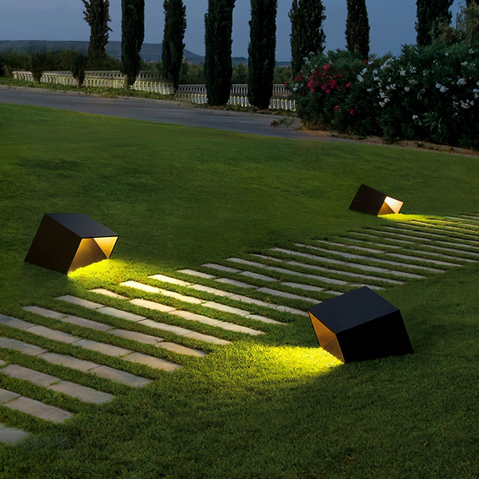 Evsore Unique Cube Garden Solar Outdoor Light-Neutral Decor