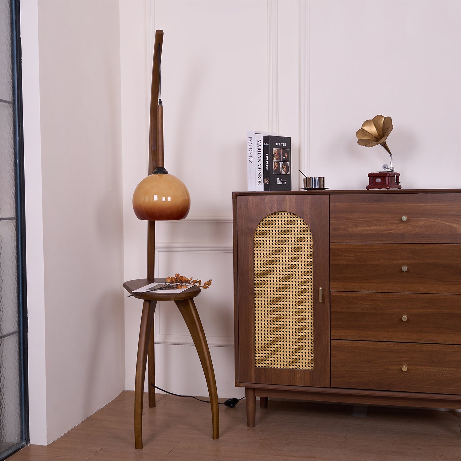 Eloz Curved Mantis Arm Floor Lamp-Neutral Decor