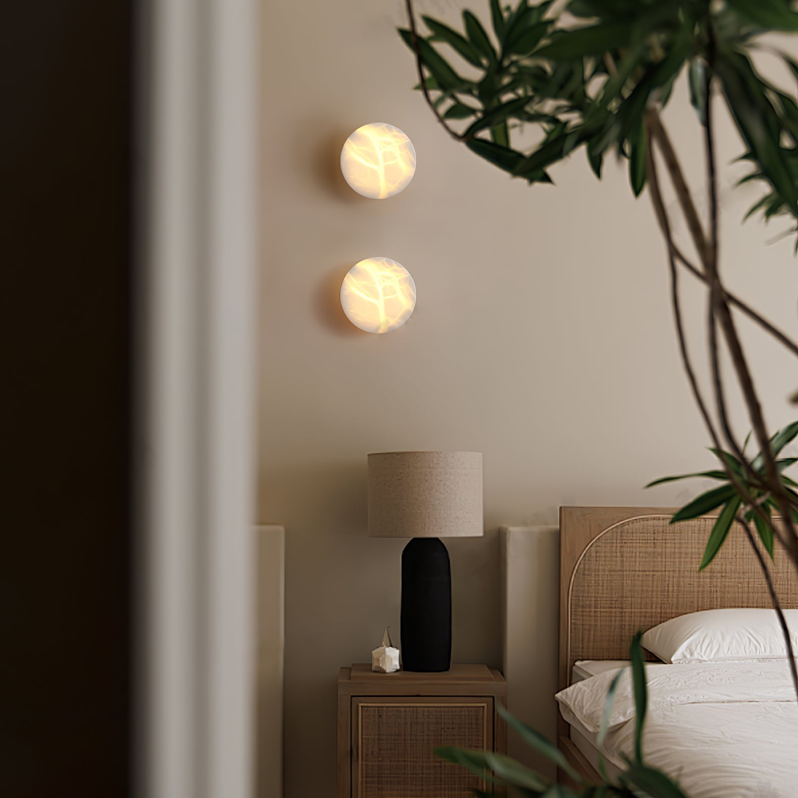 Erona Alabaster Wall Light-Neutral Decor