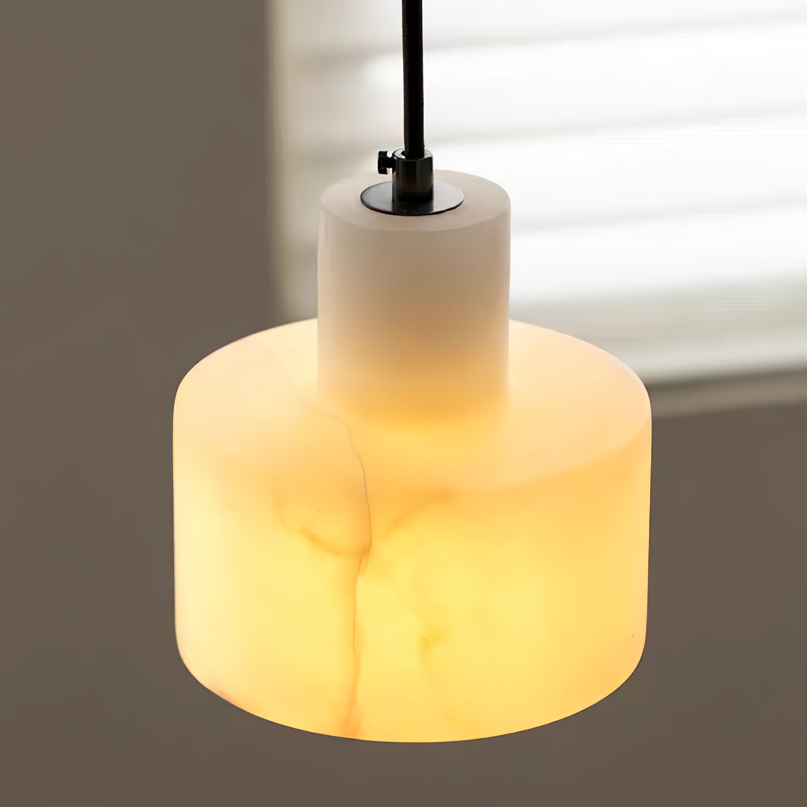 Alabaster Pendant Lgiht Dual Cylindrical-Neutral Decor