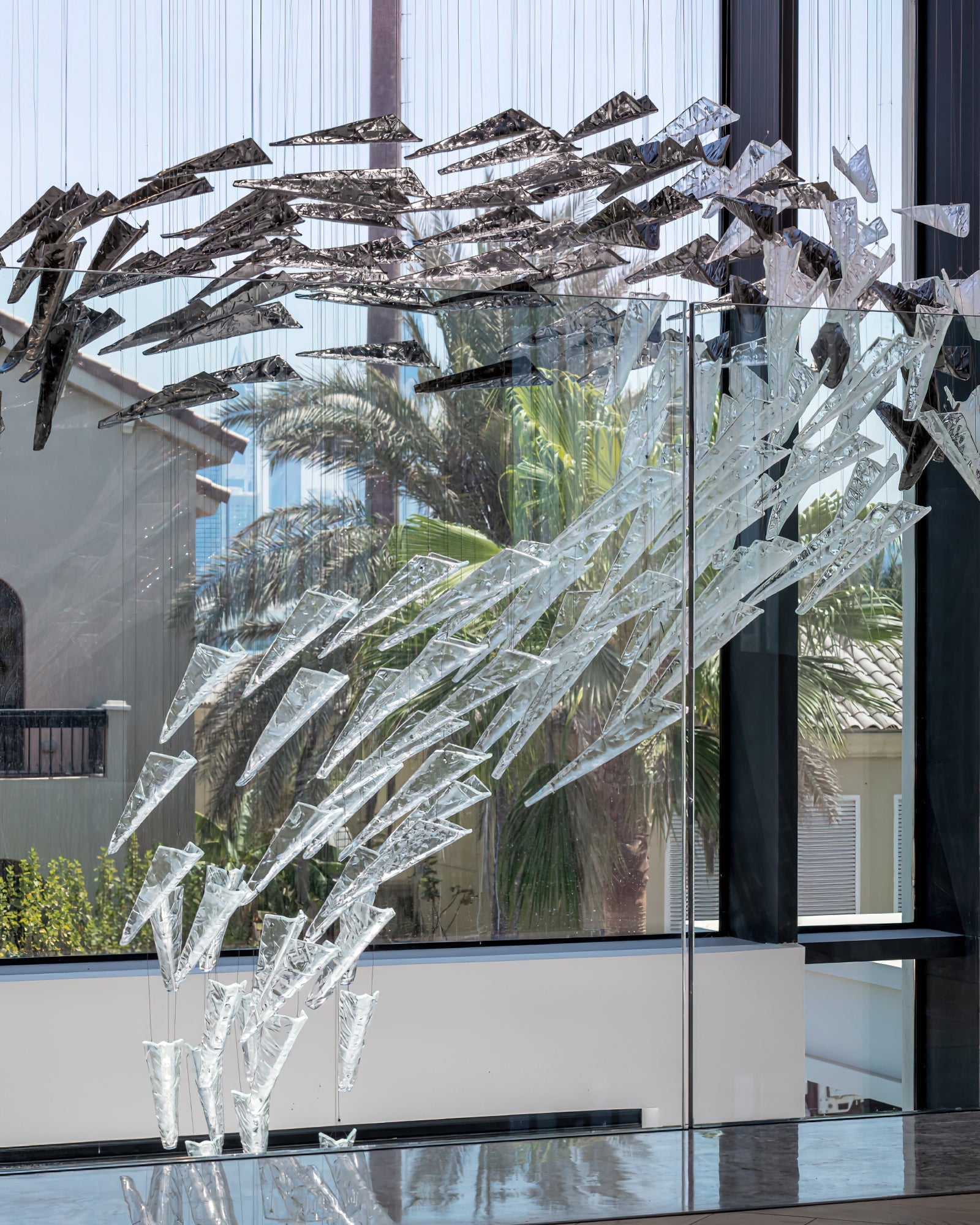 Nyvinia Glass Feather-Shape Chandelier-Neutral Decor