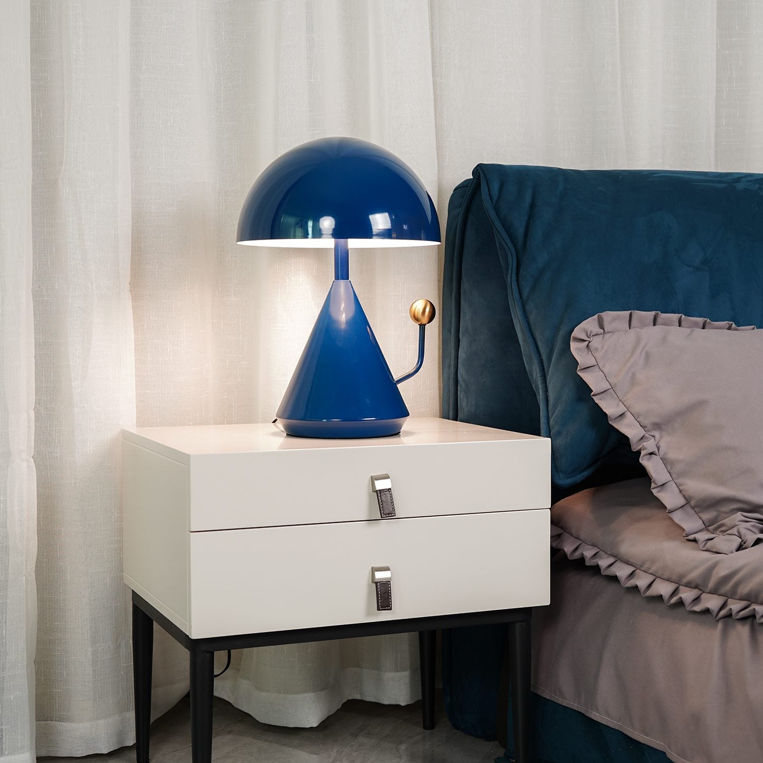 Bella Modern Table lamp-Neutral Decor