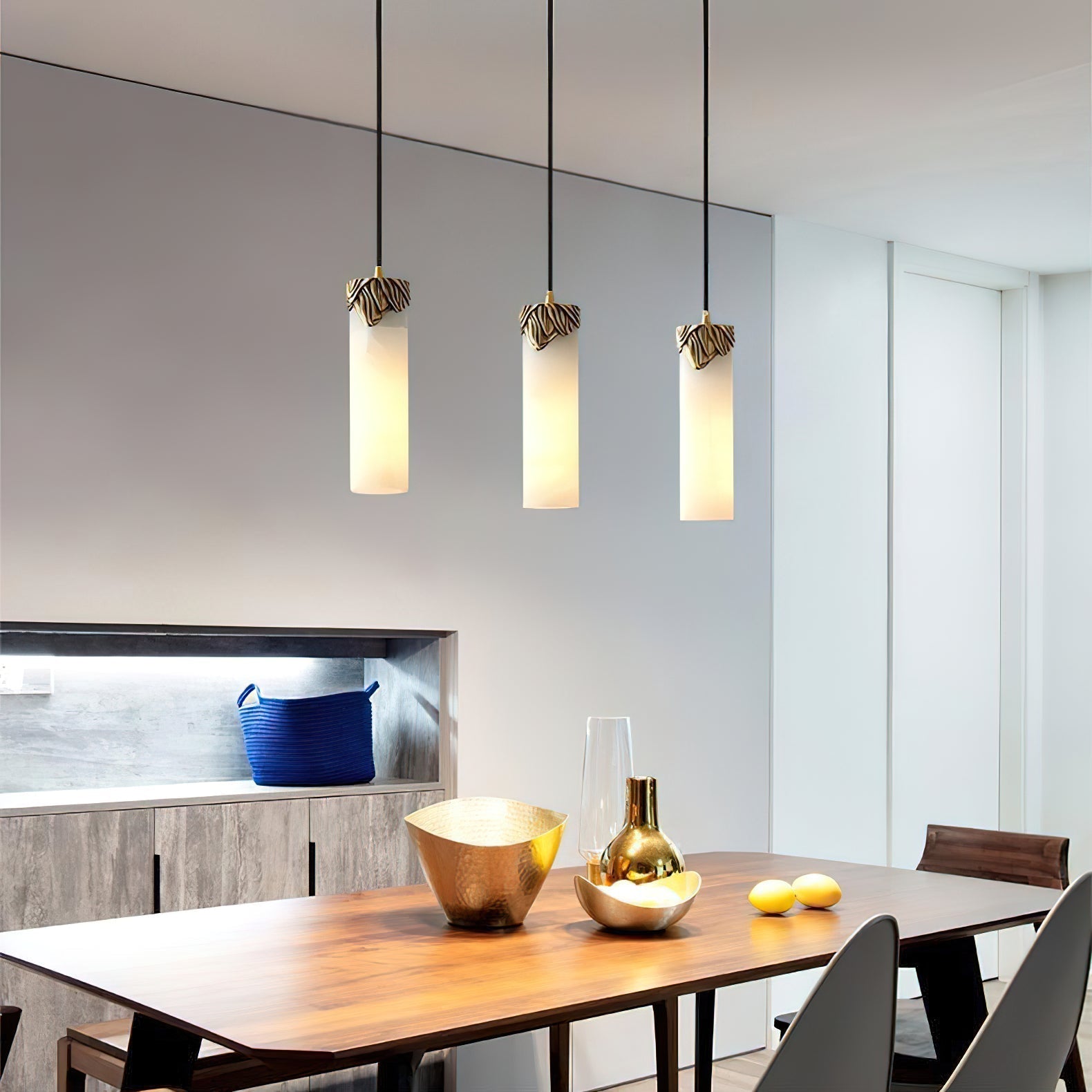 Lioran Alabaster Pendant Light