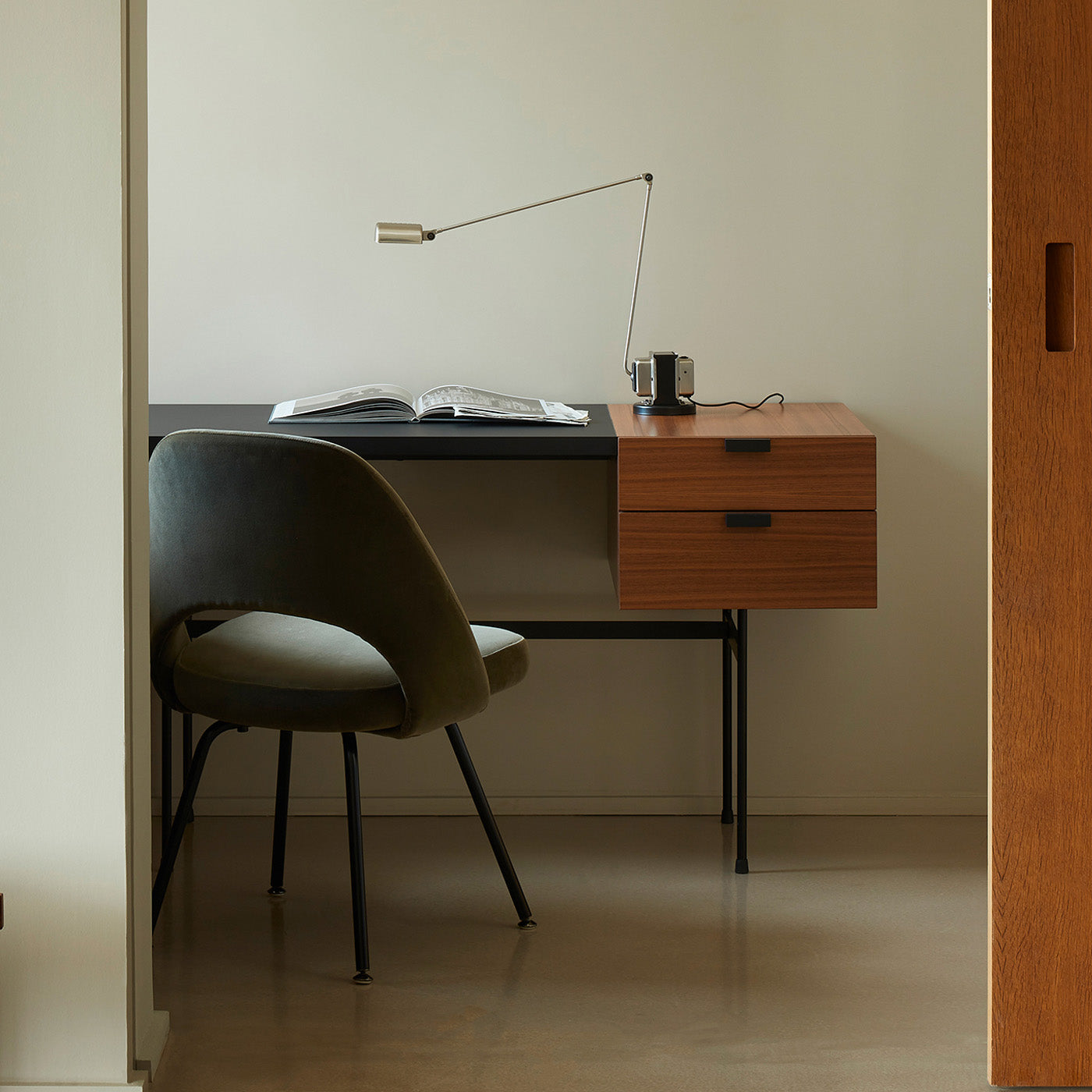 Orvyn Minimalist Table Lamp-Neutral Decor