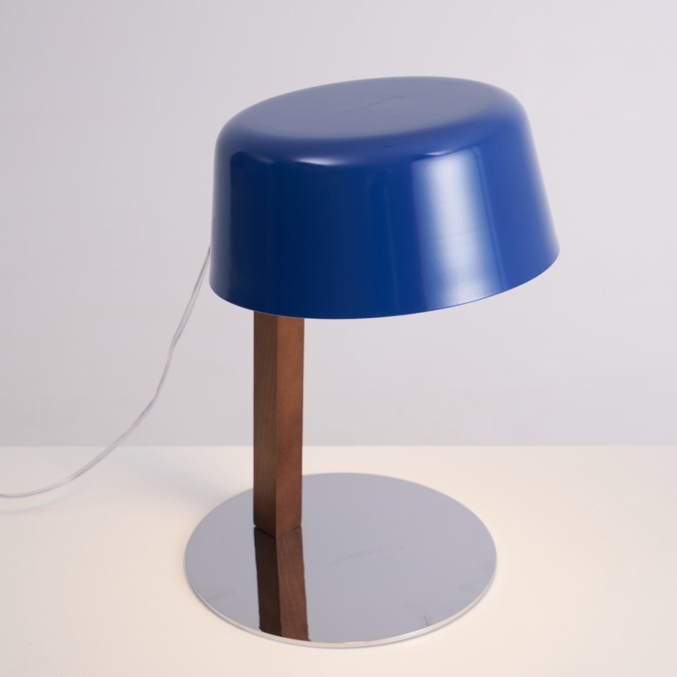 Aura Modern Table Lamp-Neutral Decor