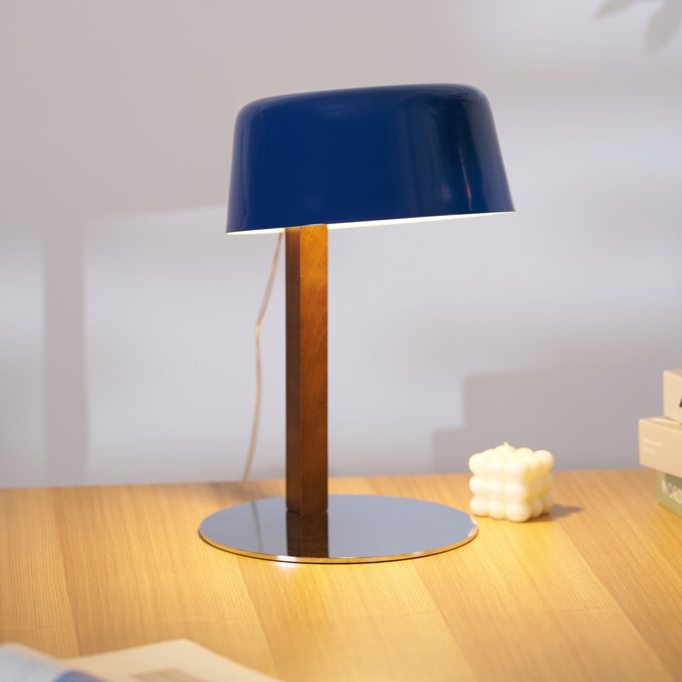Aura Modern Table Lamp-Neutral Decor