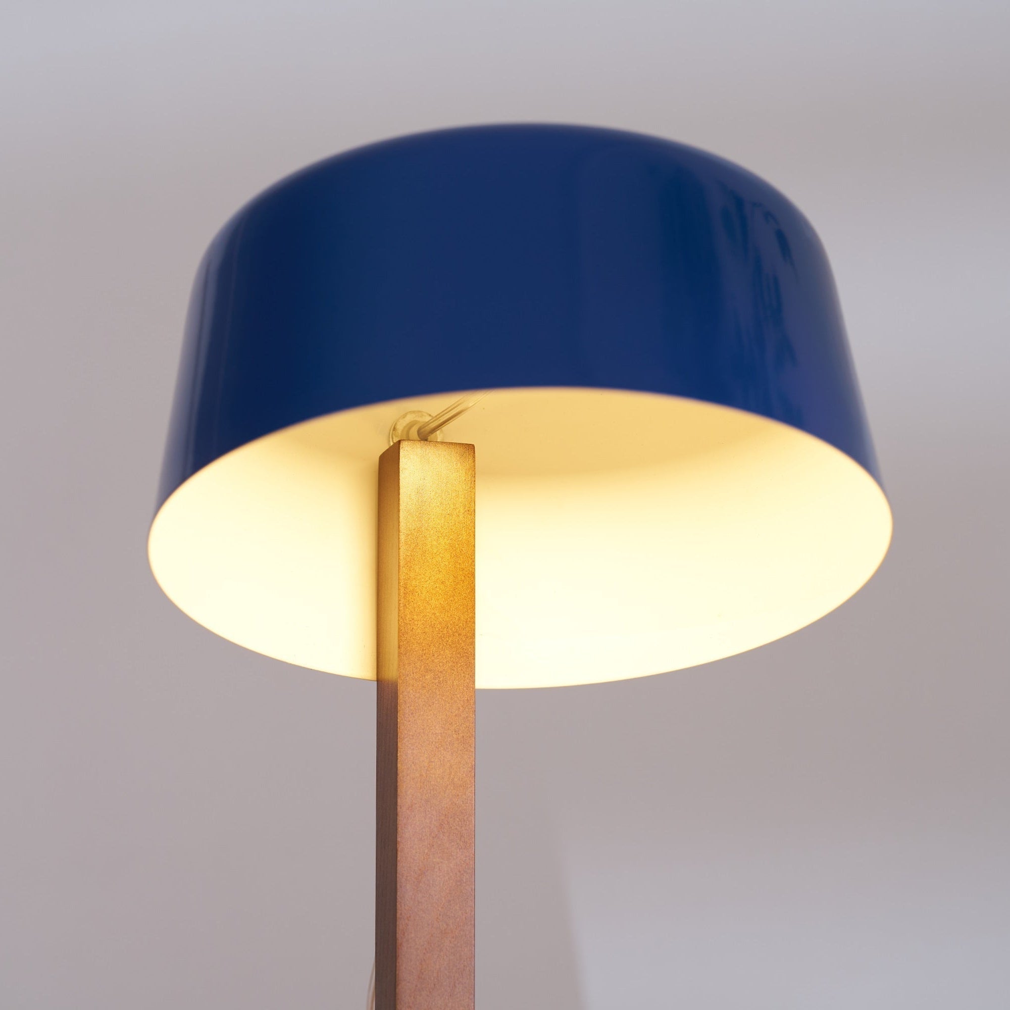 Aura Modern Table Lamp-Neutral Decor
