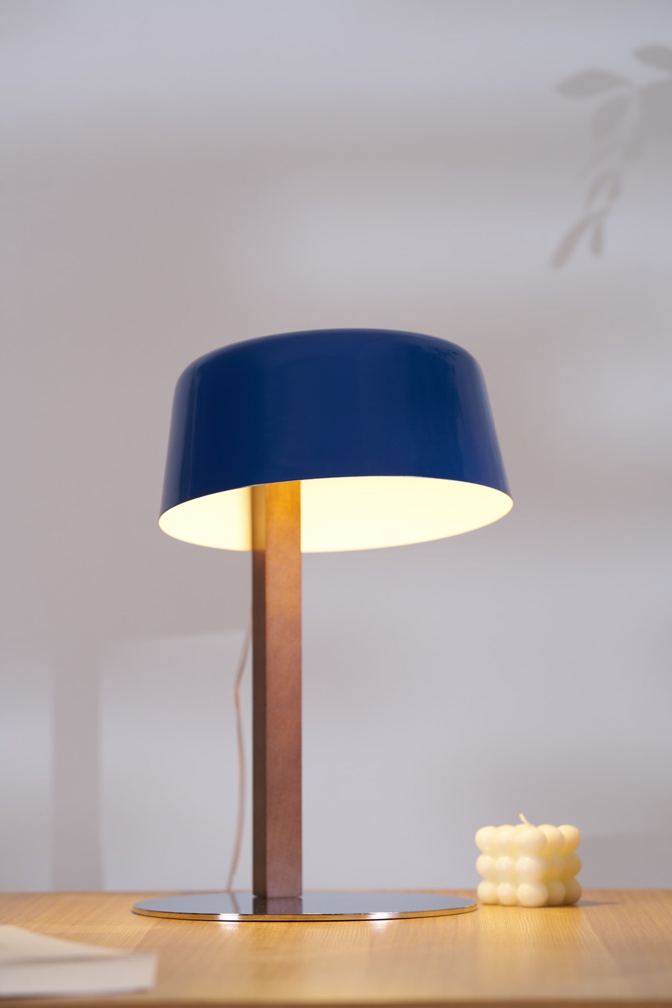 Aura Modern Table Lamp-Neutral Decor