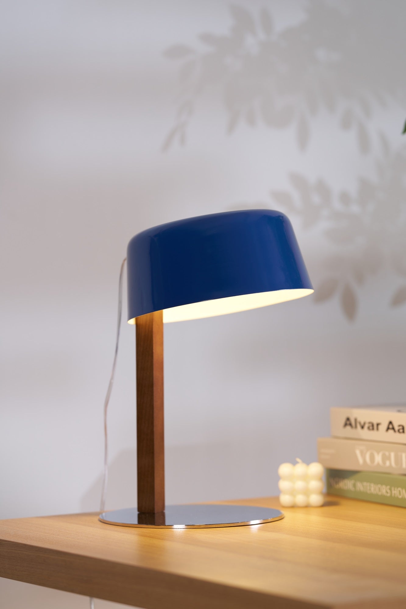 Aura Modern Table Lamp-Neutral Decor