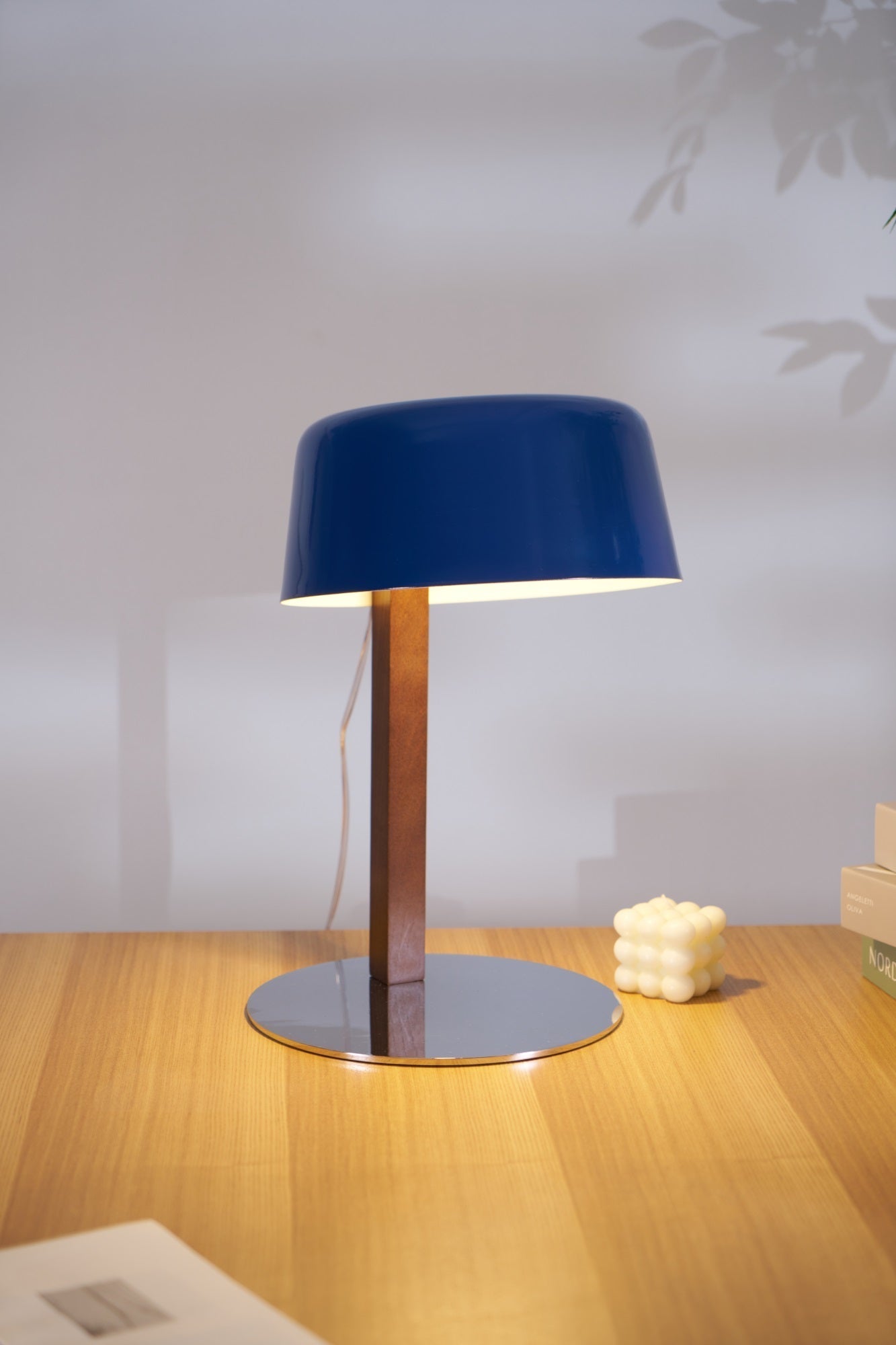 Aura Modern Table Lamp-Neutral Decor