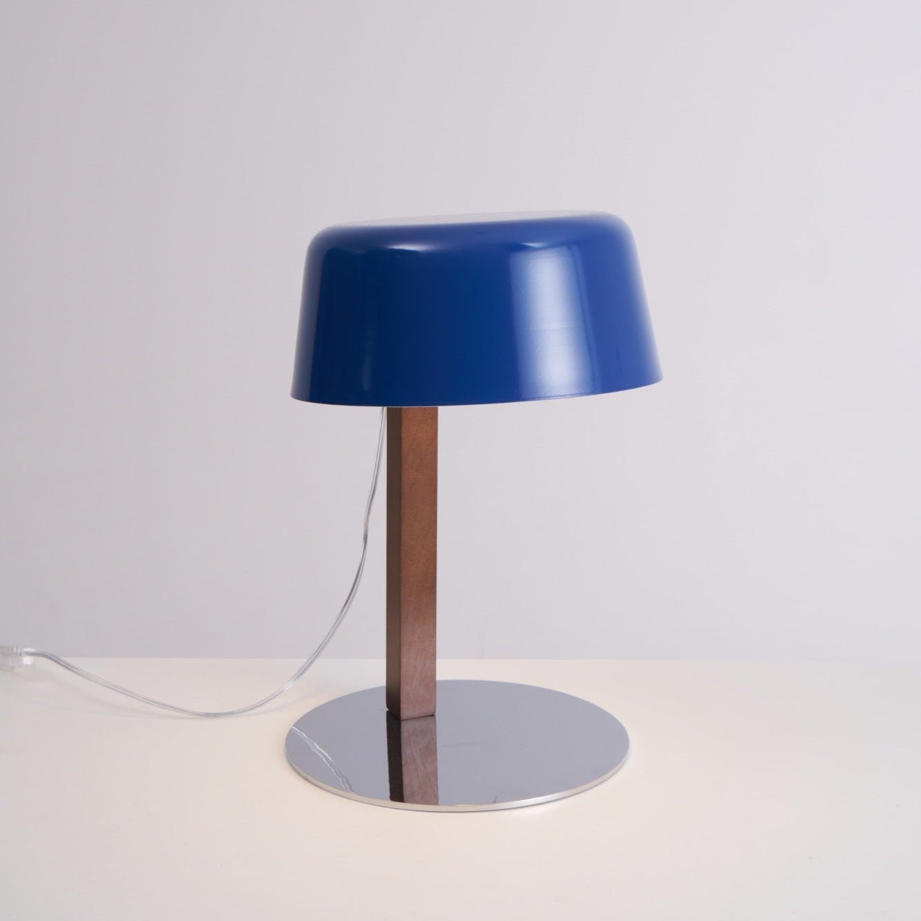 Aura Modern Table Lamp-Neutral Decor