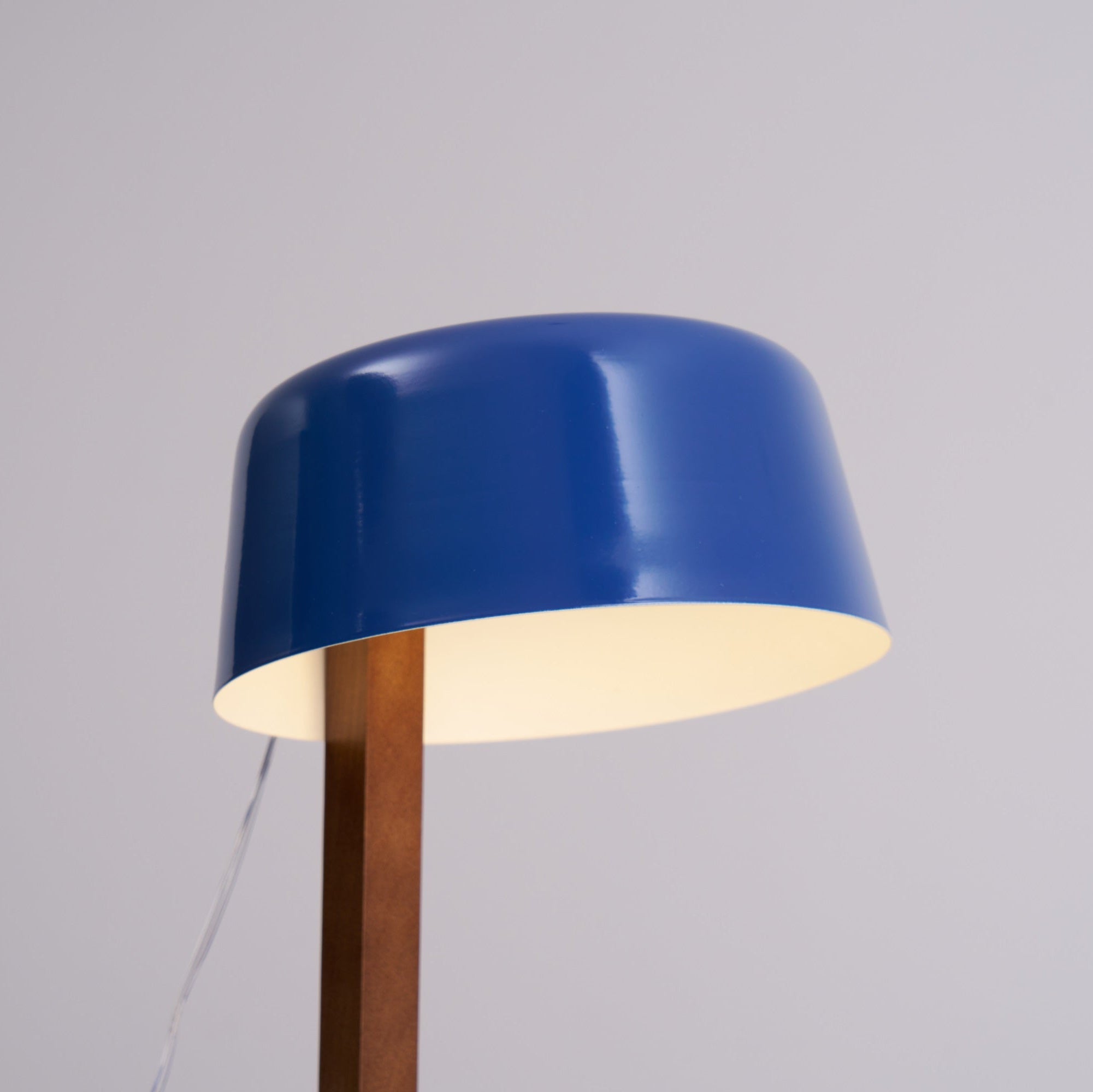Aura Modern Table Lamp-Neutral Decor