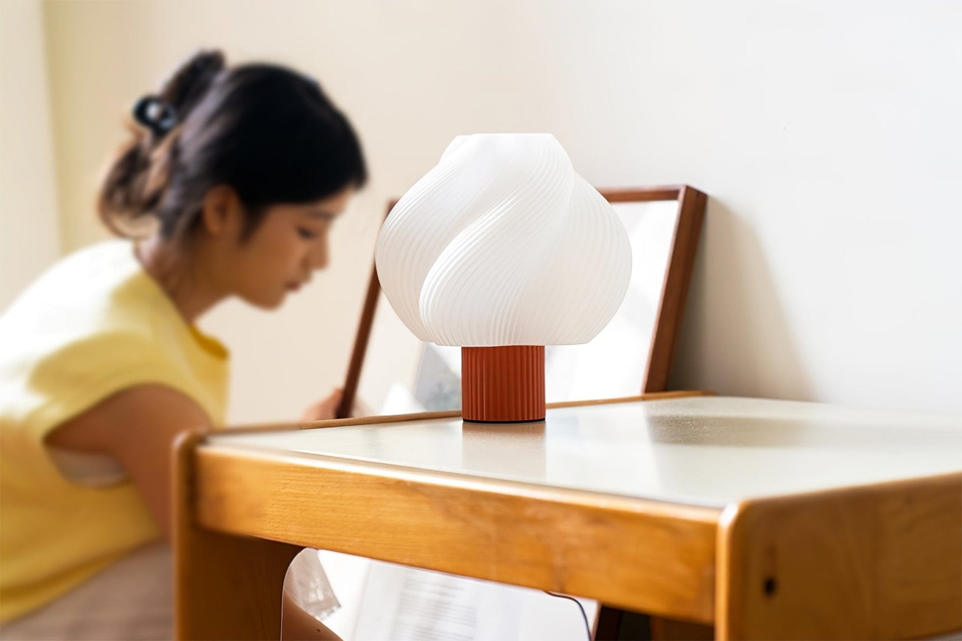 Buffy Modern Plastic Table Lamp-Neutral Decor