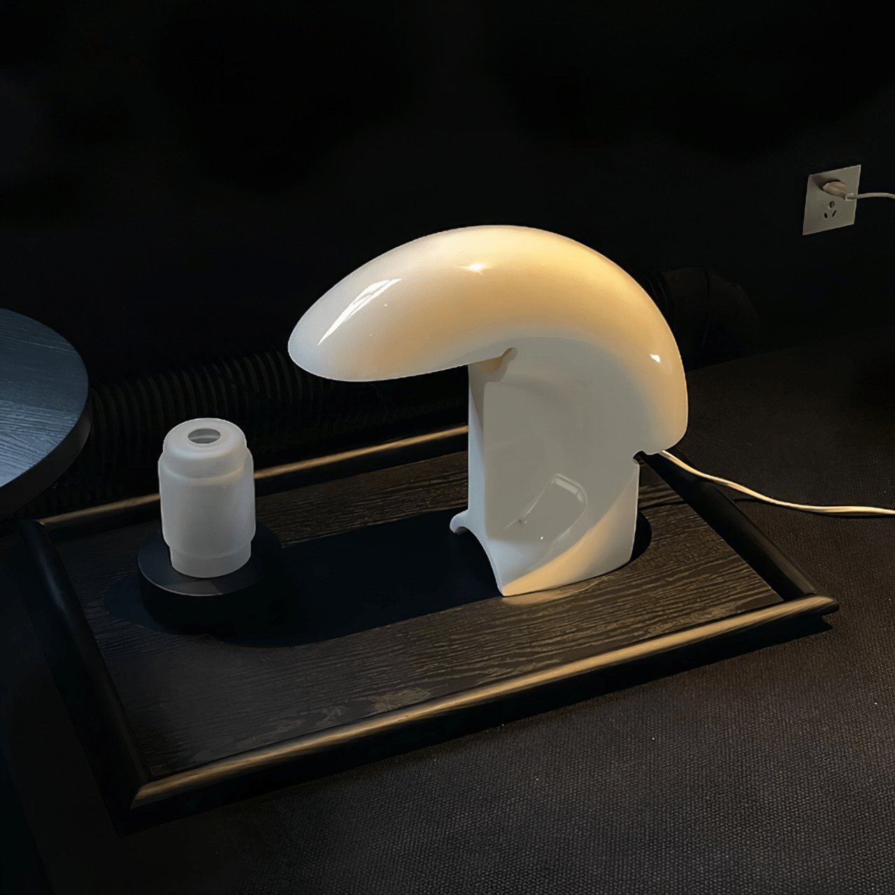Emmy Modern Marble Table Lamp-Neutral Decor
