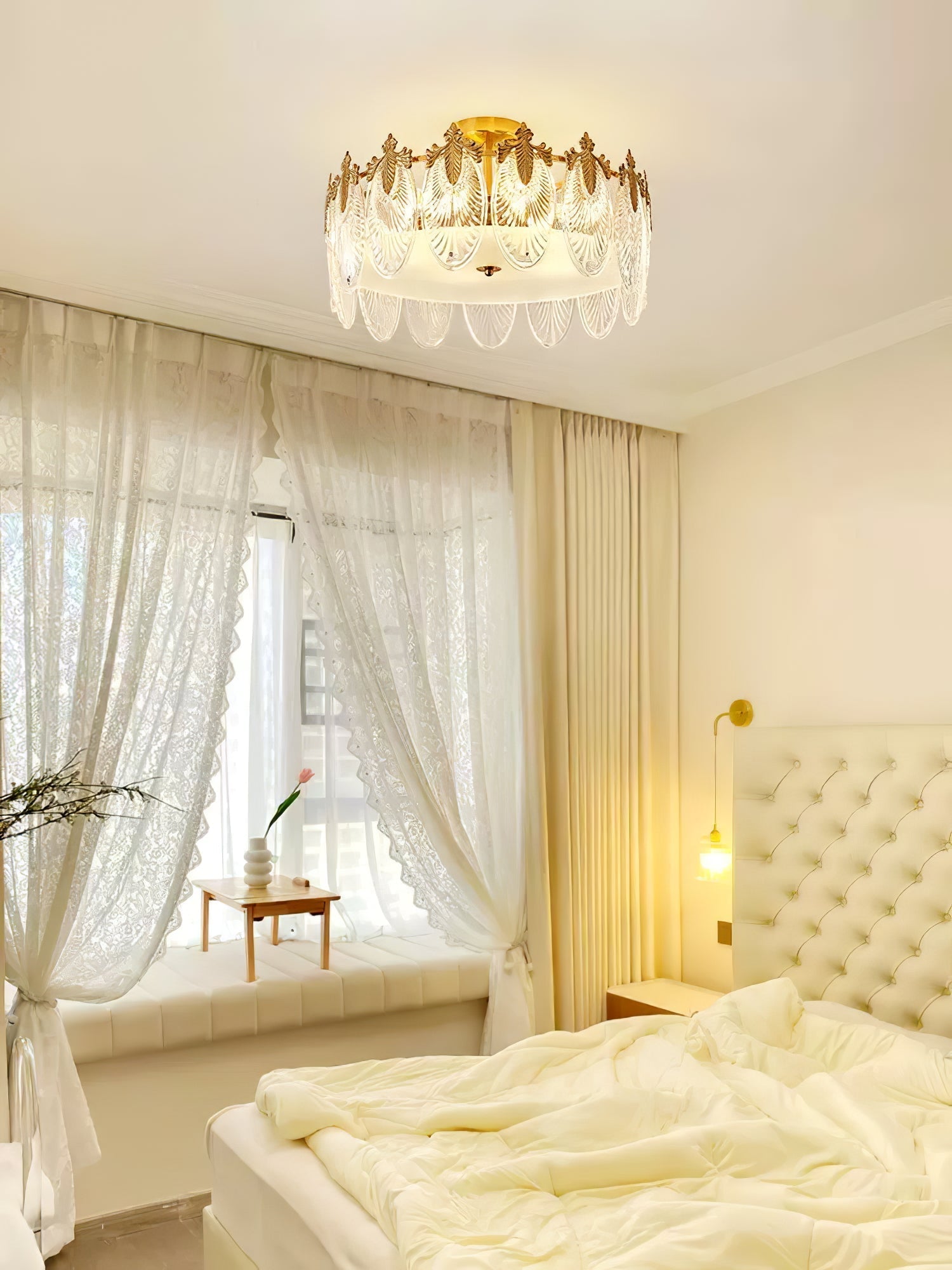Lustra Chandelier Glass Petals Gold Frame Round-Neutral Decor