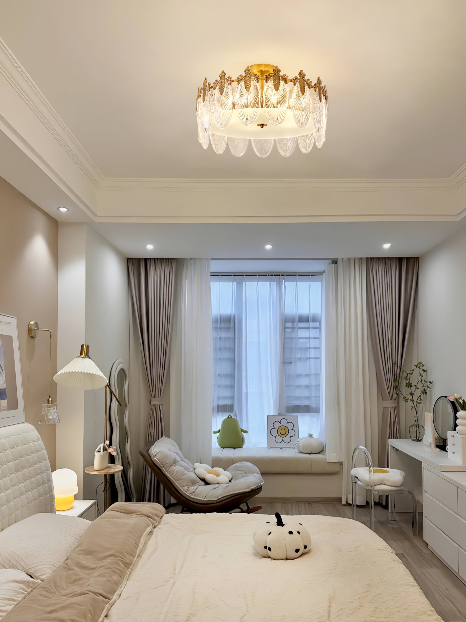Lustra Chandelier Glass Petals Gold Frame Round-Neutral Decor