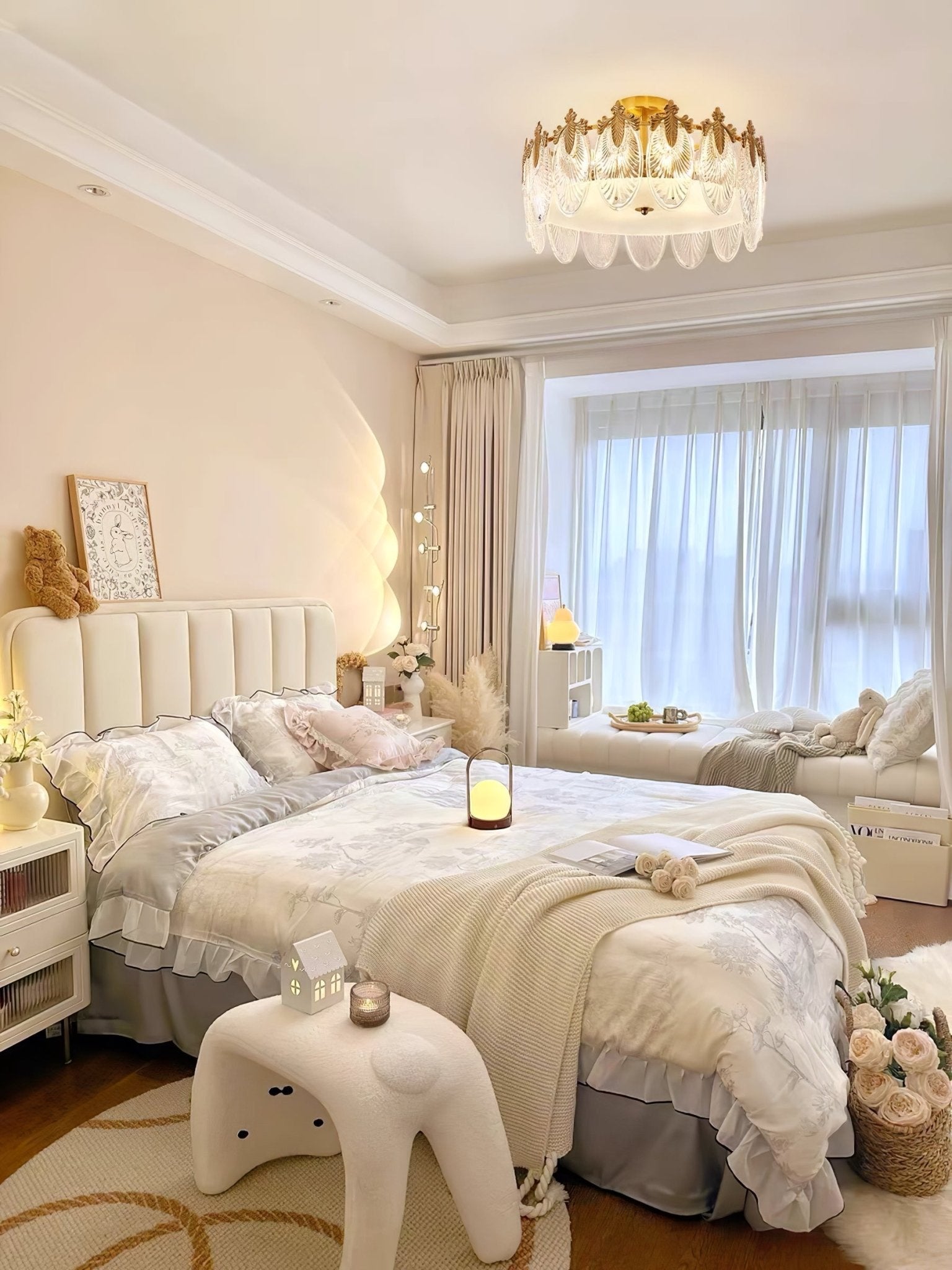 Lustra Chandelier Glass Petals Gold Frame Round-Neutral Decor