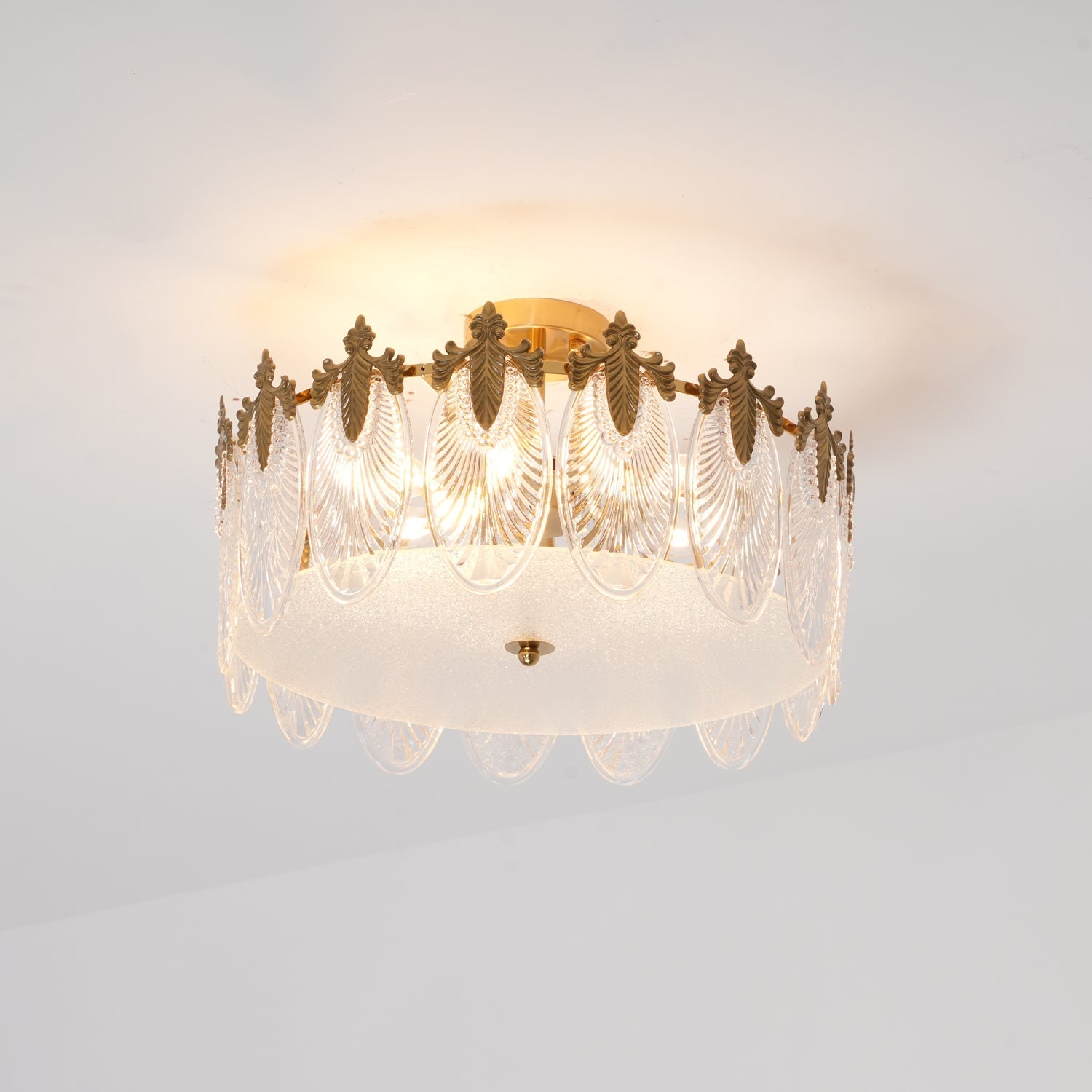 Lustra Chandelier Glass Petals Gold Frame Round-Neutral Decor