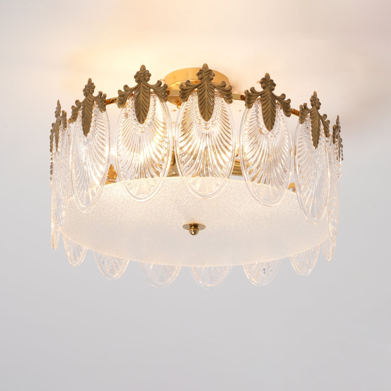 Lustra Chandelier Glass Petals Gold Frame Round-Neutral Decor