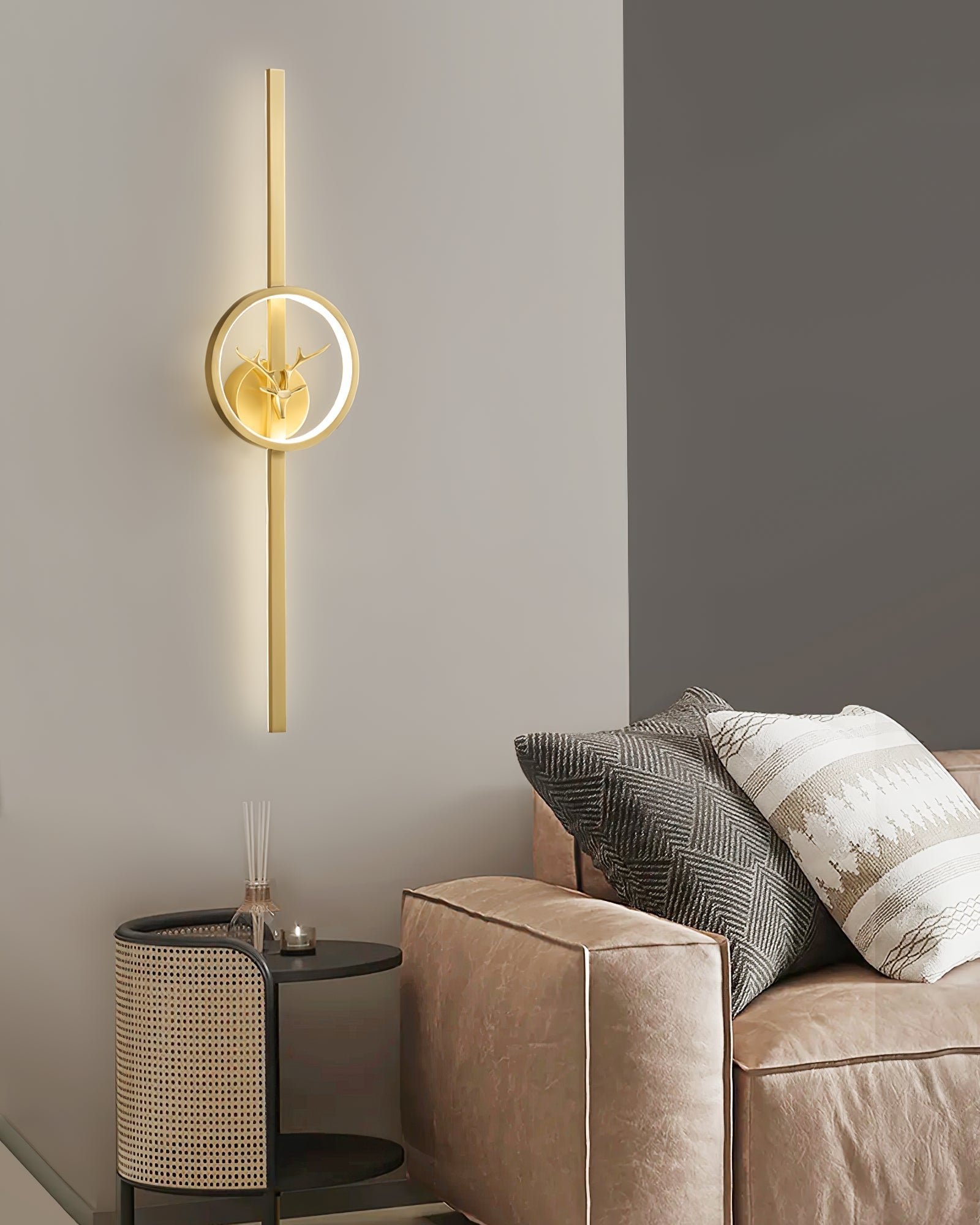 Vavinisra Classic Deer Brass Wall Lamp-Neutral Decor