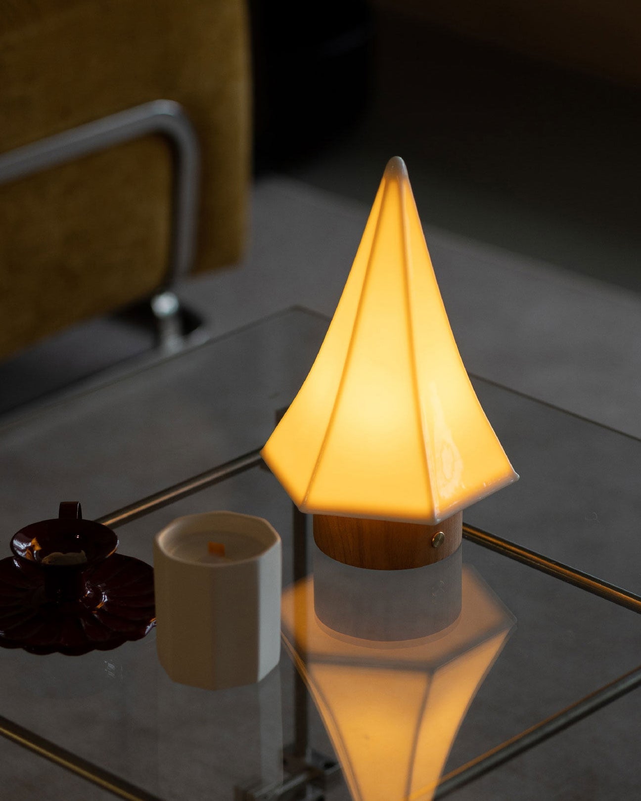 Model C of the Orlo Table Lamp, highlighting its sculptural form.