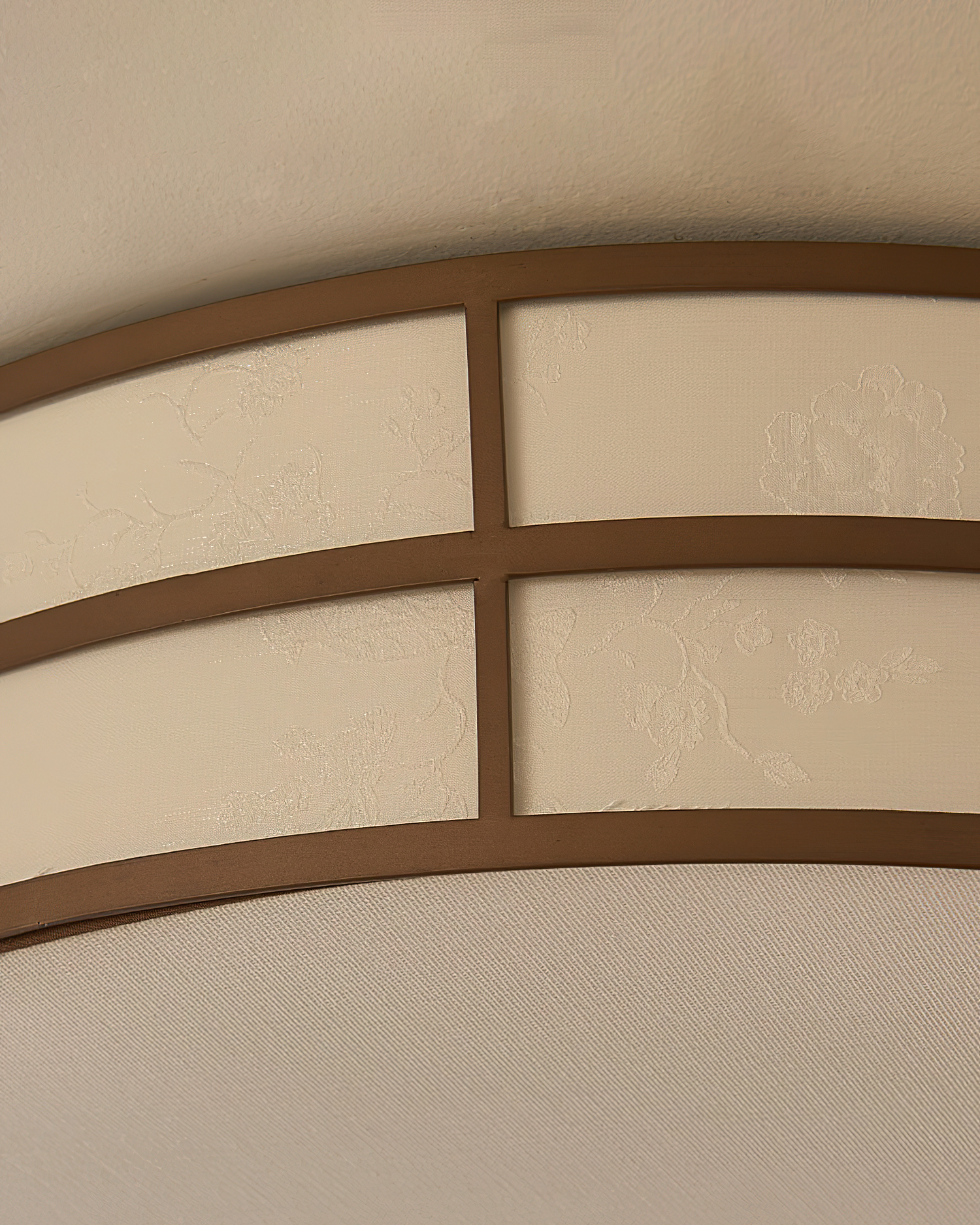 Side profile view of the Ray LED Flush Mount, highlighting its 4.7-inch low profile.