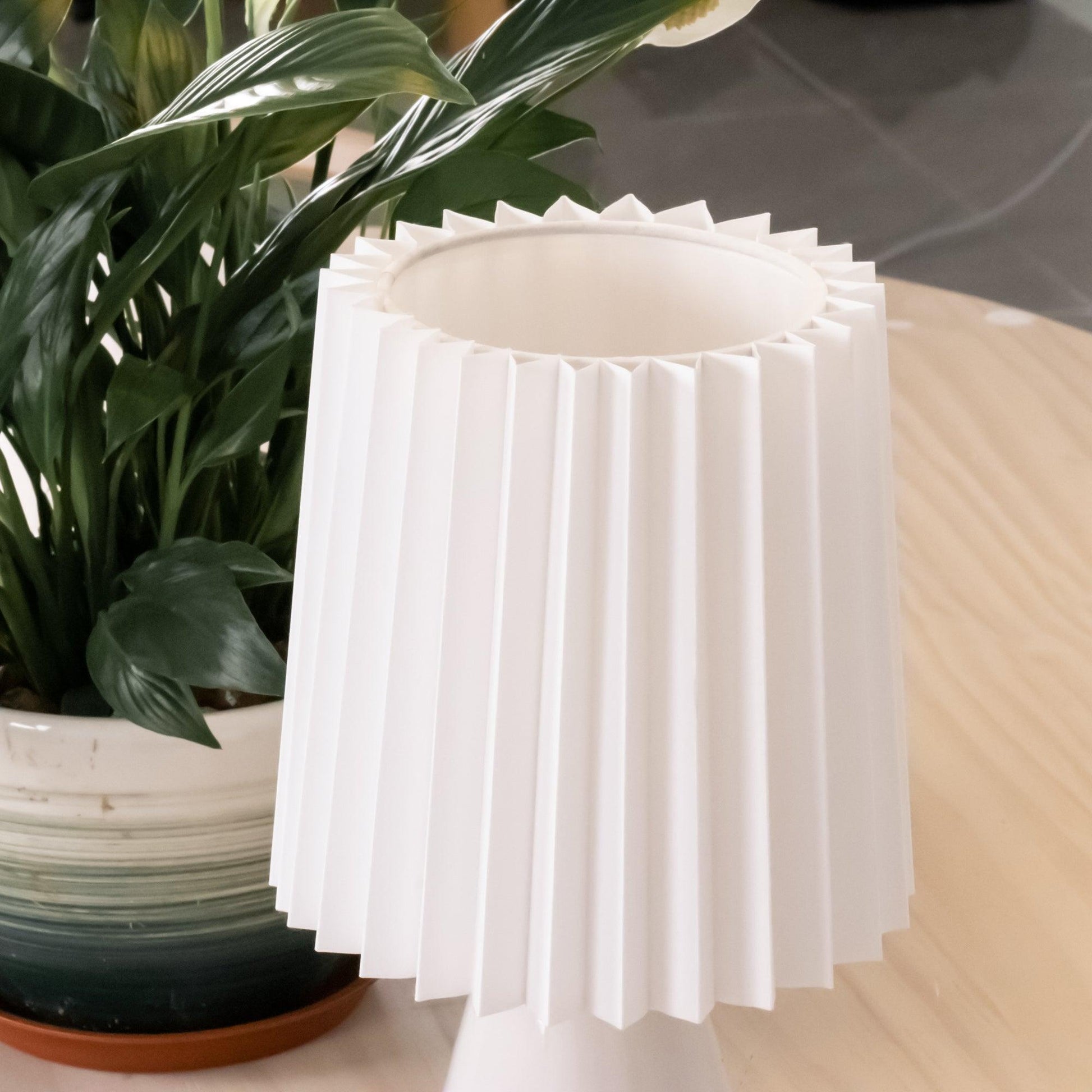 Boko Minimalist Fabric Table Lamp-Neutral Decor