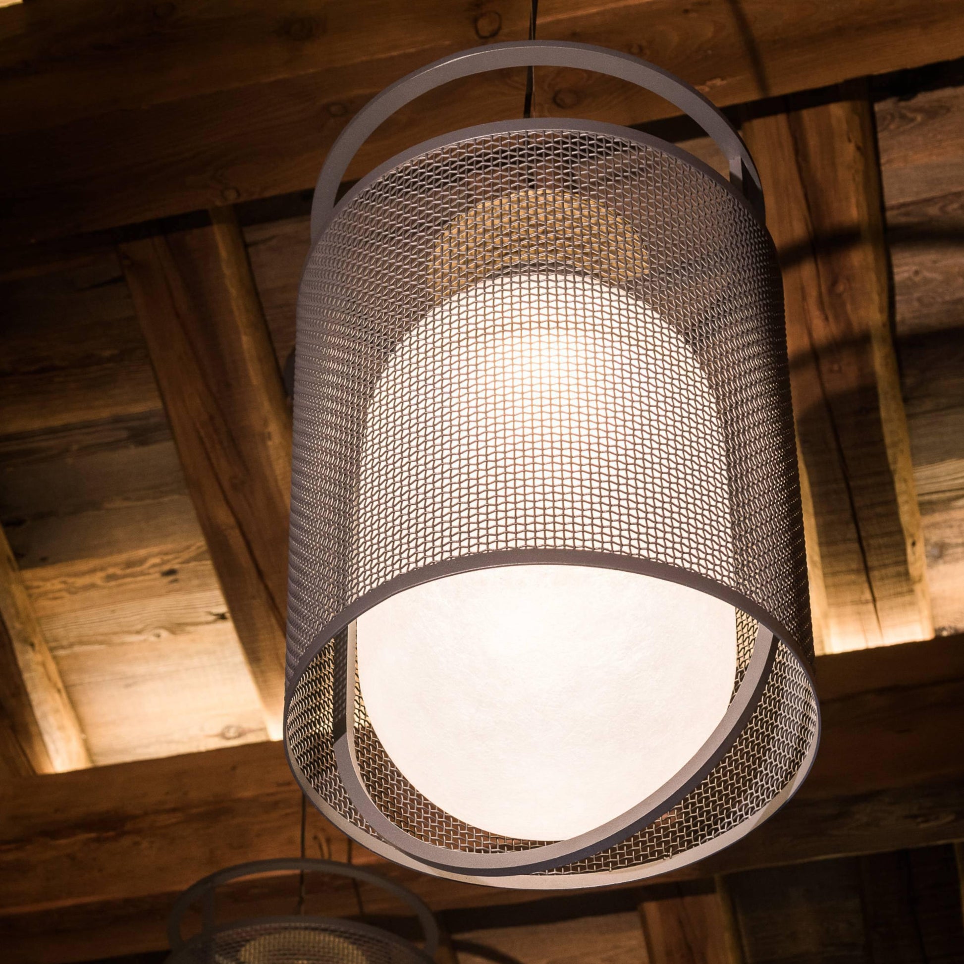 Meren Pendant Lamp Mesh Cylinder Brass Accent Industrial-Neutral Decor