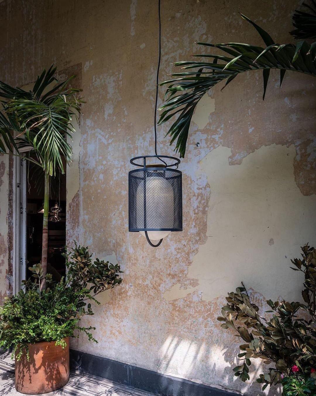 Meren Pendant Lamp Mesh Cylinder Brass Accent Industrial-Neutral Decor