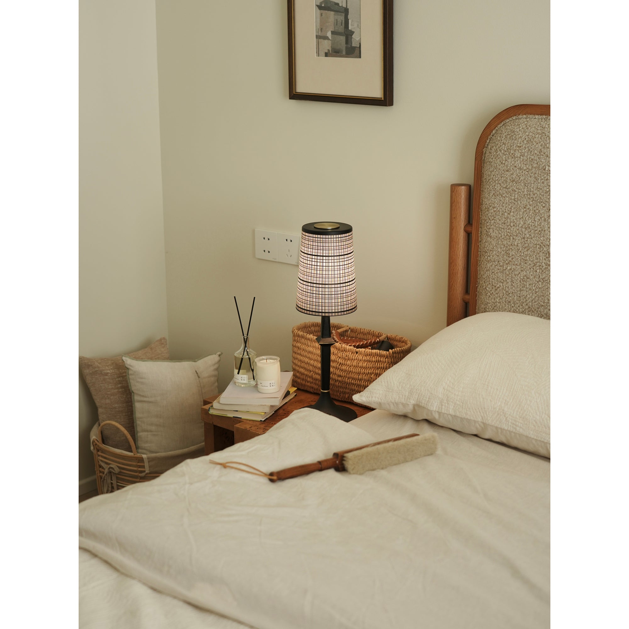 The lamp's dimensions illustrated (D 15cm x H 48cm).
