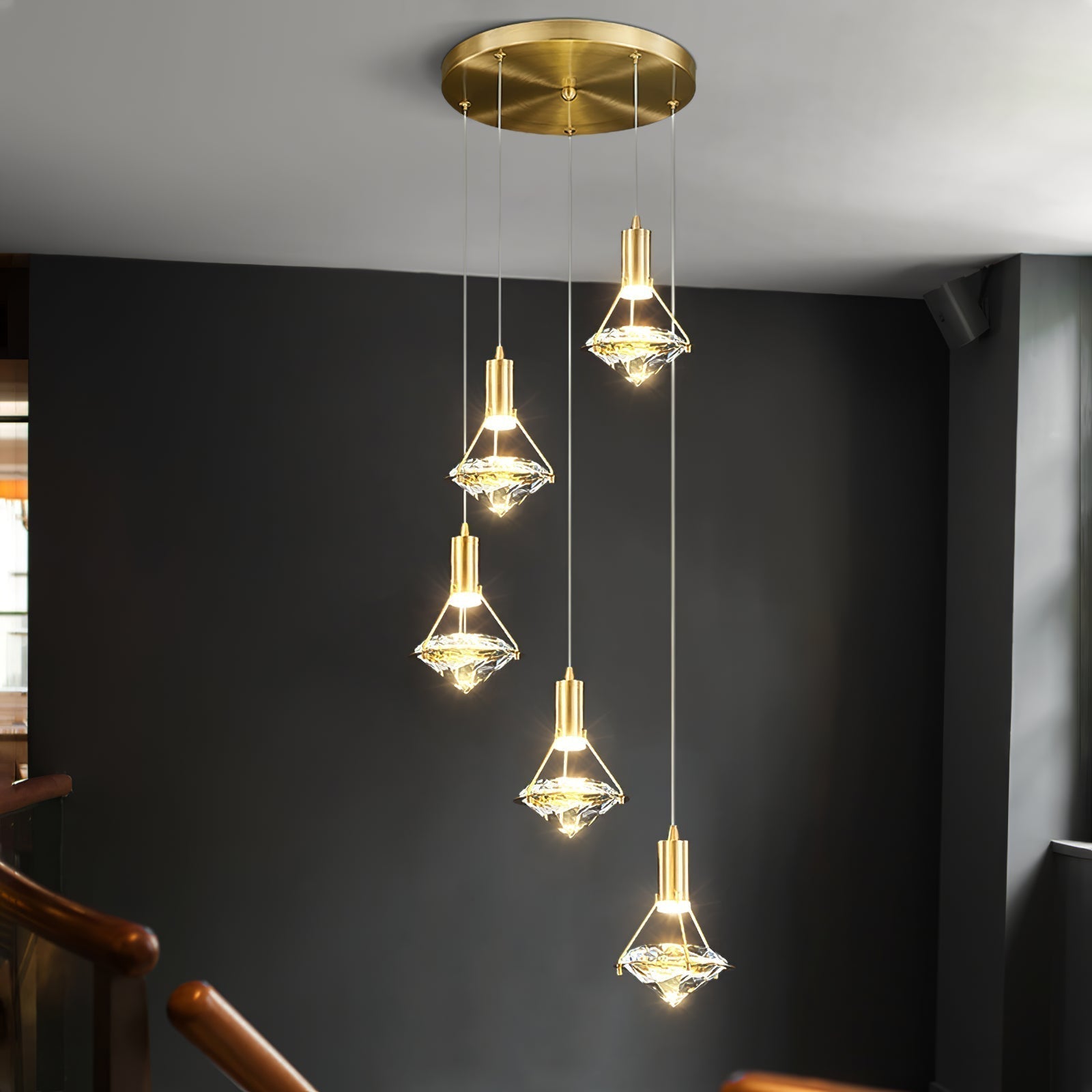 Cira Pendant Lamp Brass Crystal Elegant-Neutral Decor