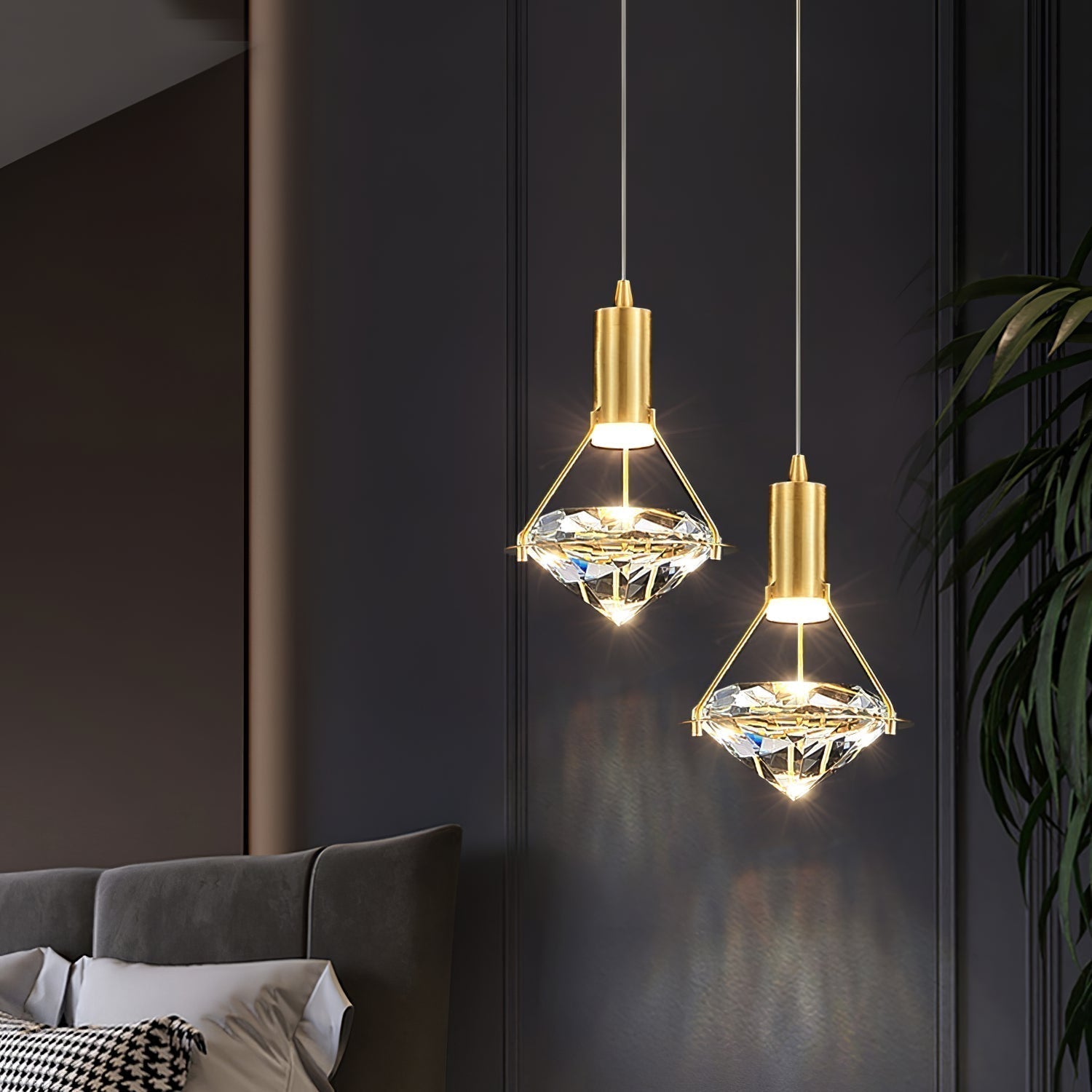 Cira Pendant Lamp Brass Crystal Elegant-Neutral Decor