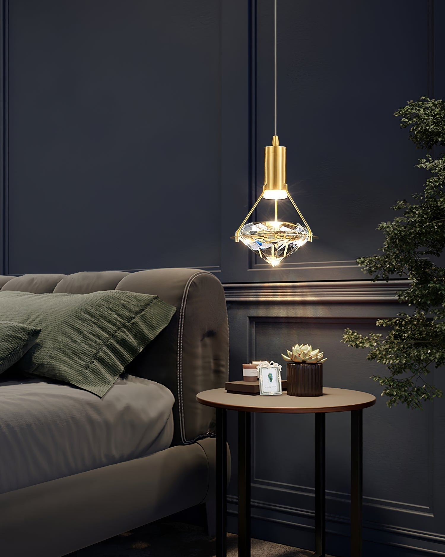 Cira Pendant Lamp Brass Crystal Elegant-Neutral Decor