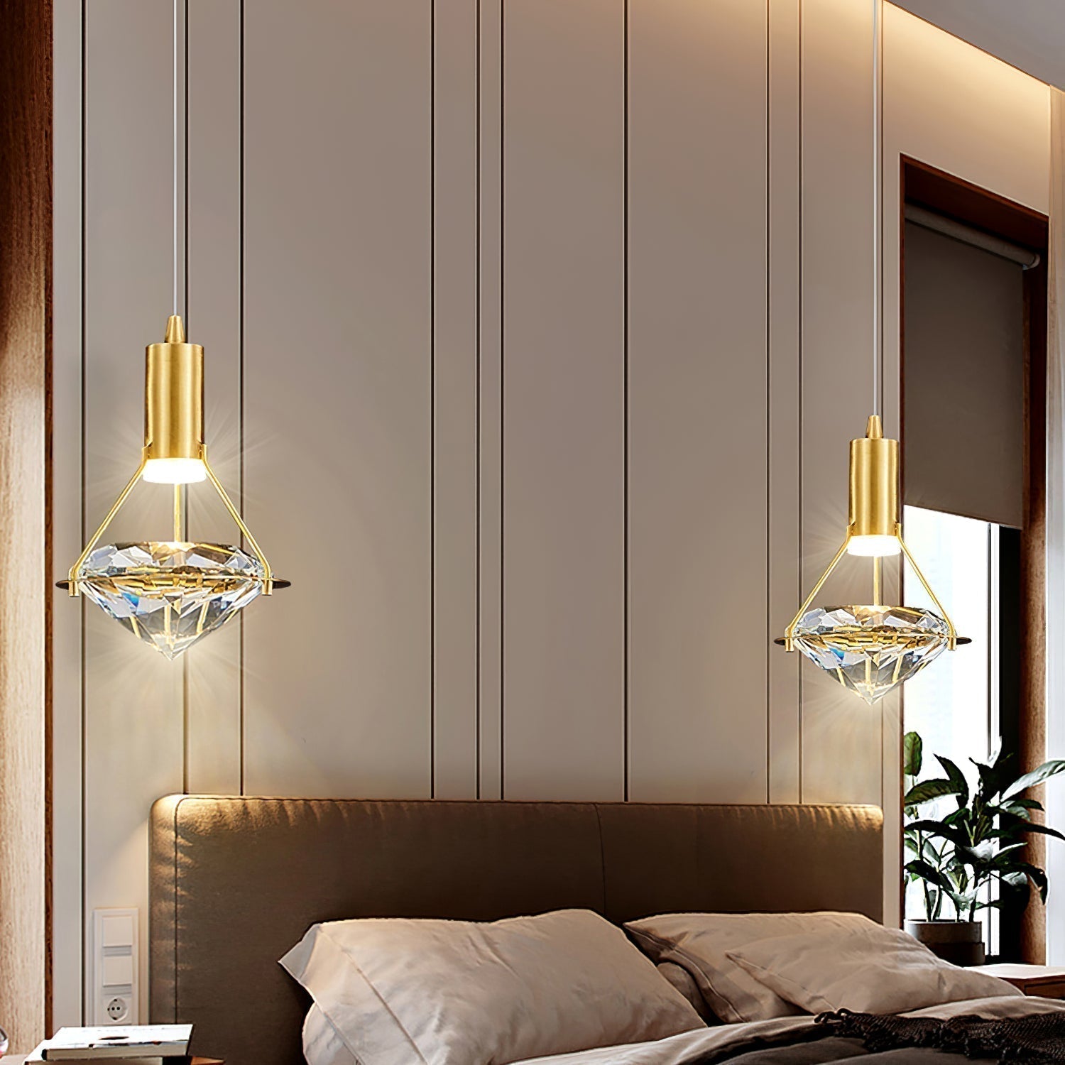 Cira Pendant Lamp Brass Crystal Elegant-Neutral Decor