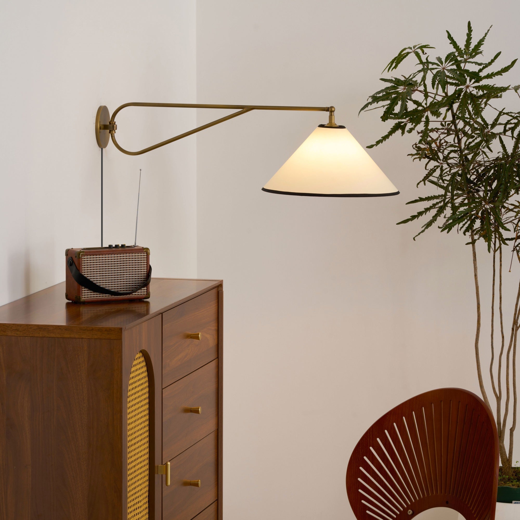 Elio Wall Lamp