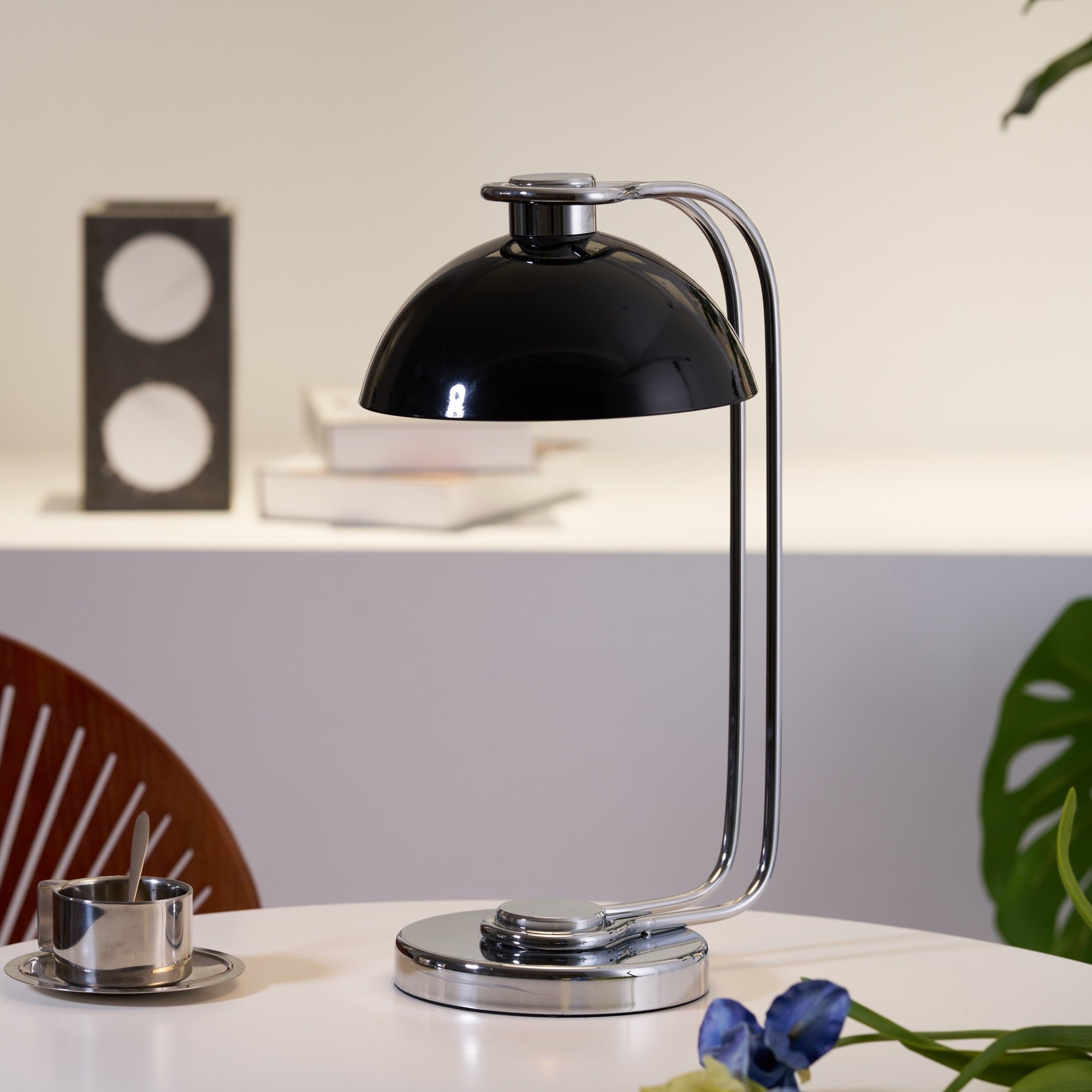 Neo Contemporary Acrylic Table lamp-Neutral Decor
