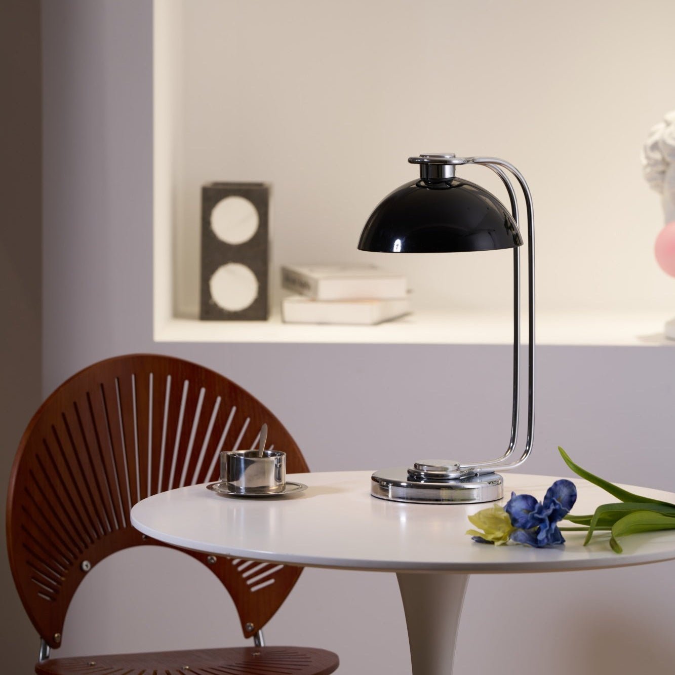 Neo Contemporary Acrylic Table lamp-Neutral Decor
