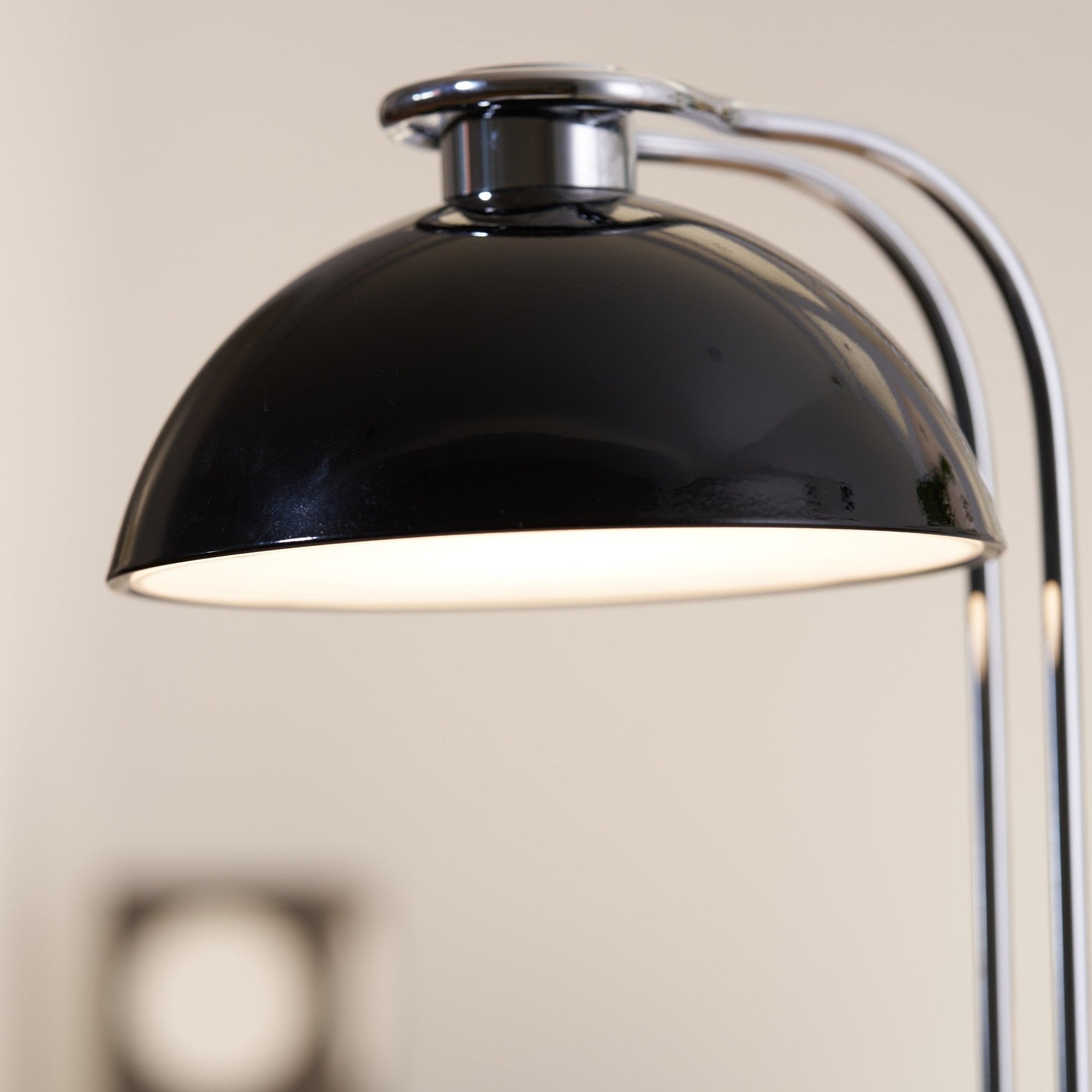 Neo Contemporary Acrylic Table lamp-Neutral Decor