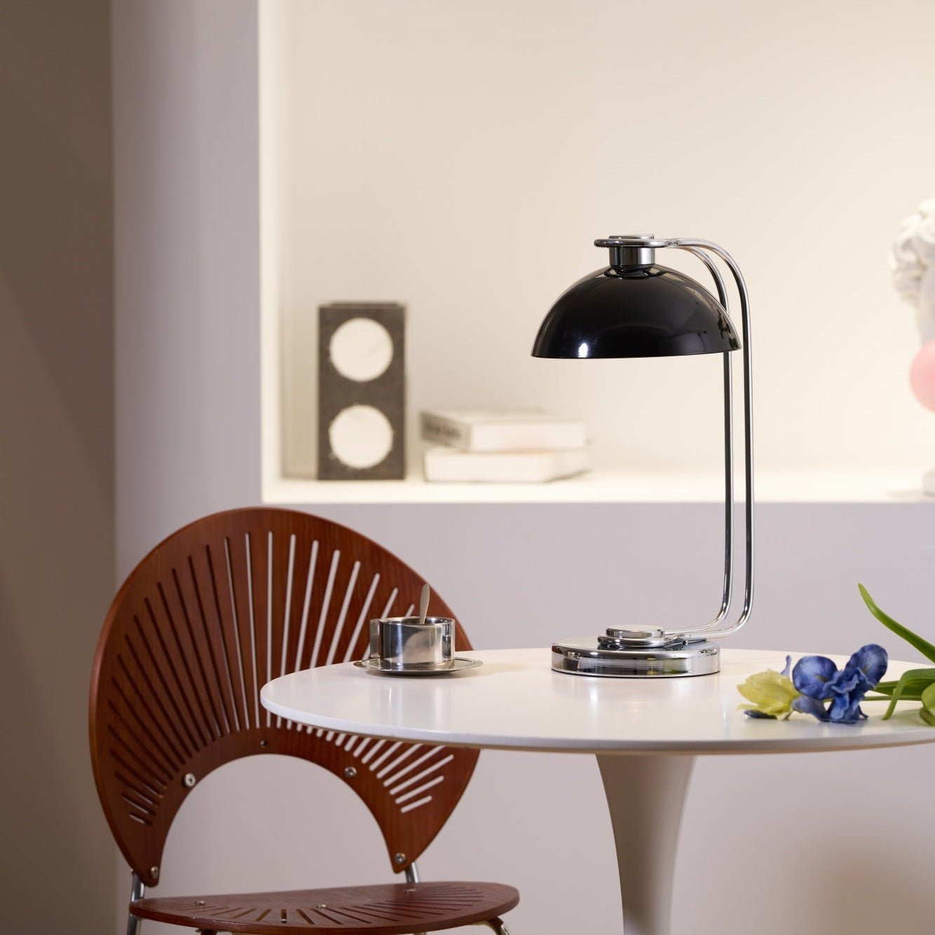 Neo Contemporary Acrylic Table lamp-Neutral Decor